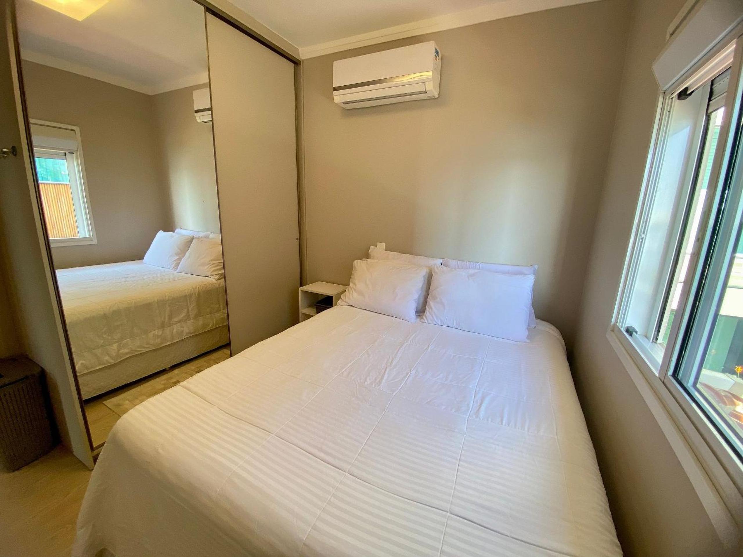 415 - Casa frente mar para alugar Bombinhas com 4 suítes