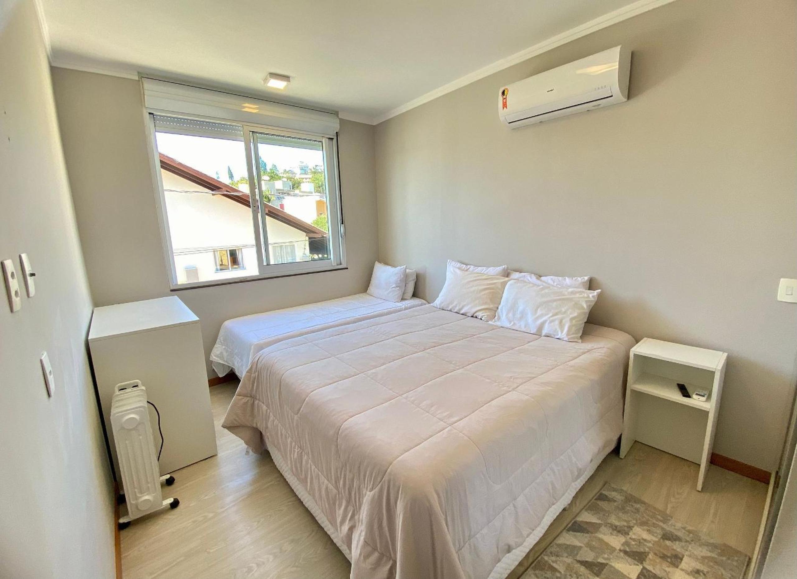 415 - Casa frente mar para alugar Bombinhas com 4 suítes