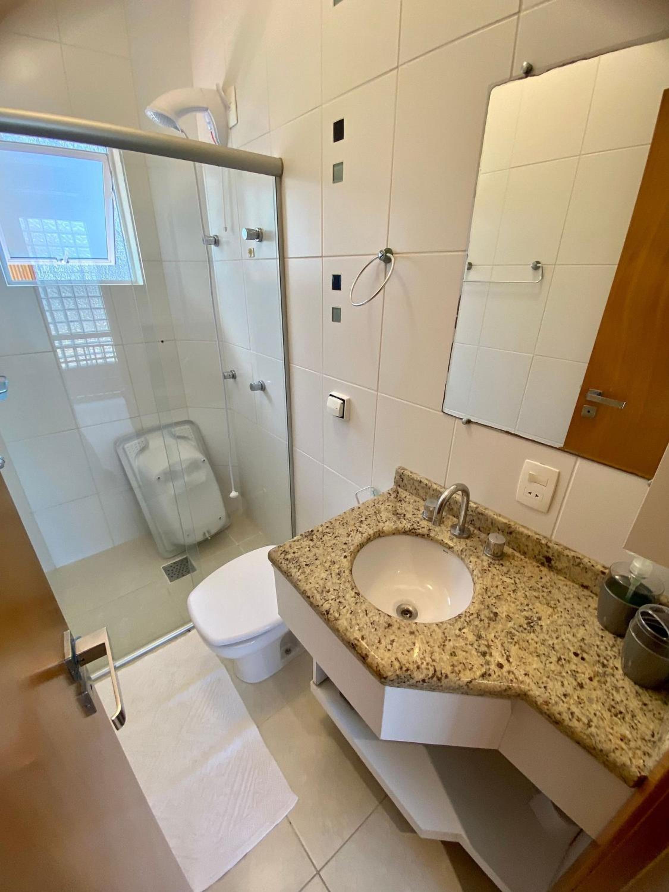 415 - Casa frente mar para alugar Bombinhas com 4 suítes