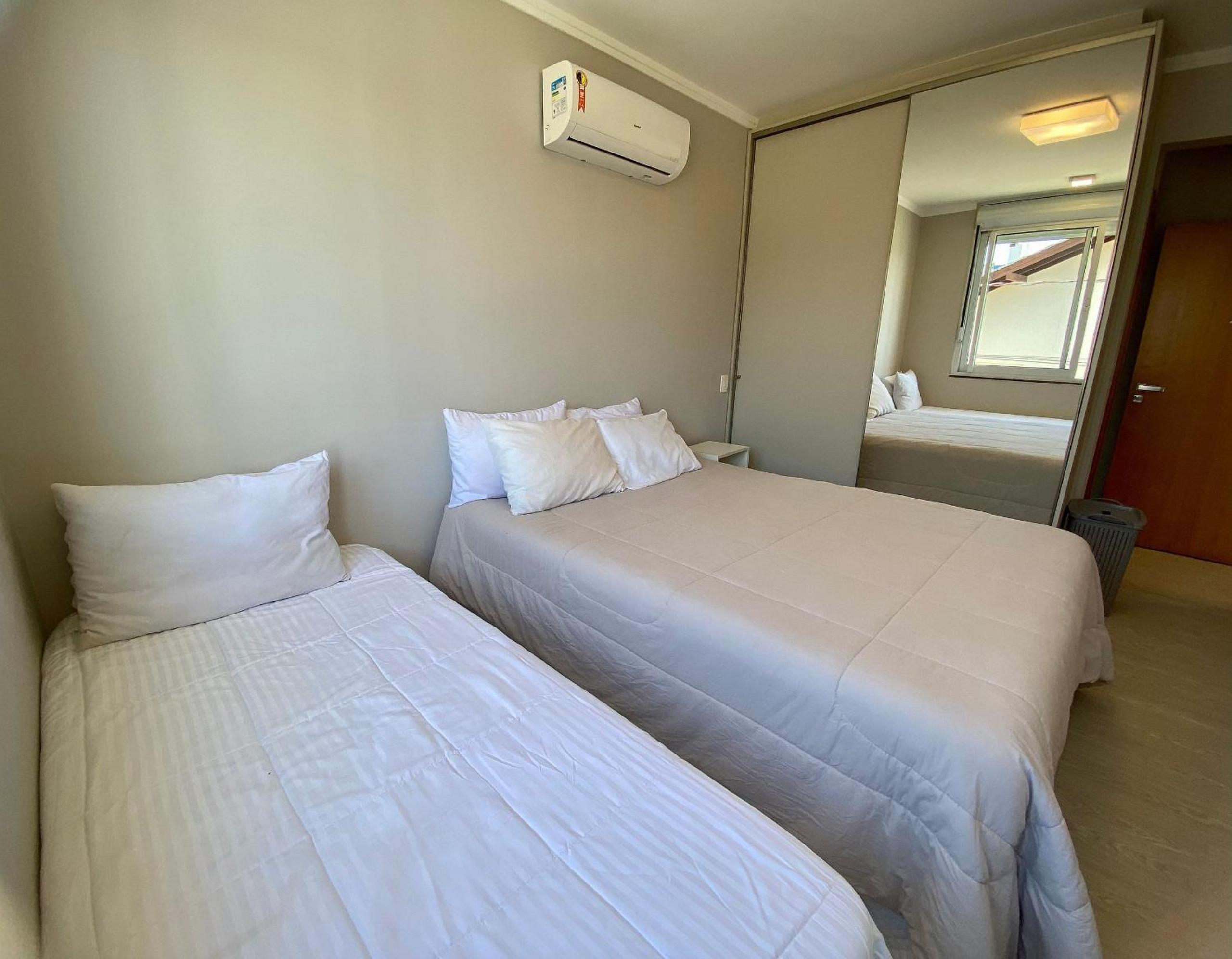 415 - Casa frente mar para alugar Bombinhas com 4 suítes