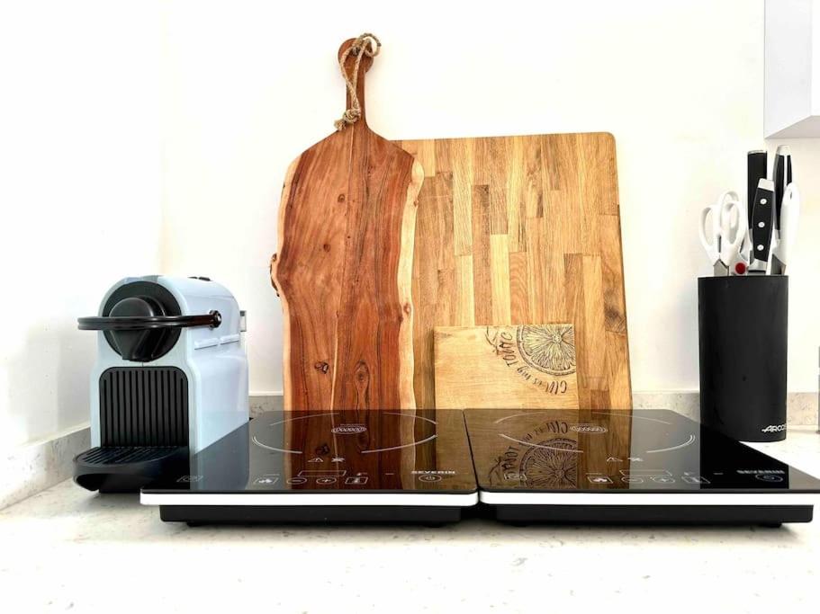 Paraiso de Tajao en La Mareta — kitchen