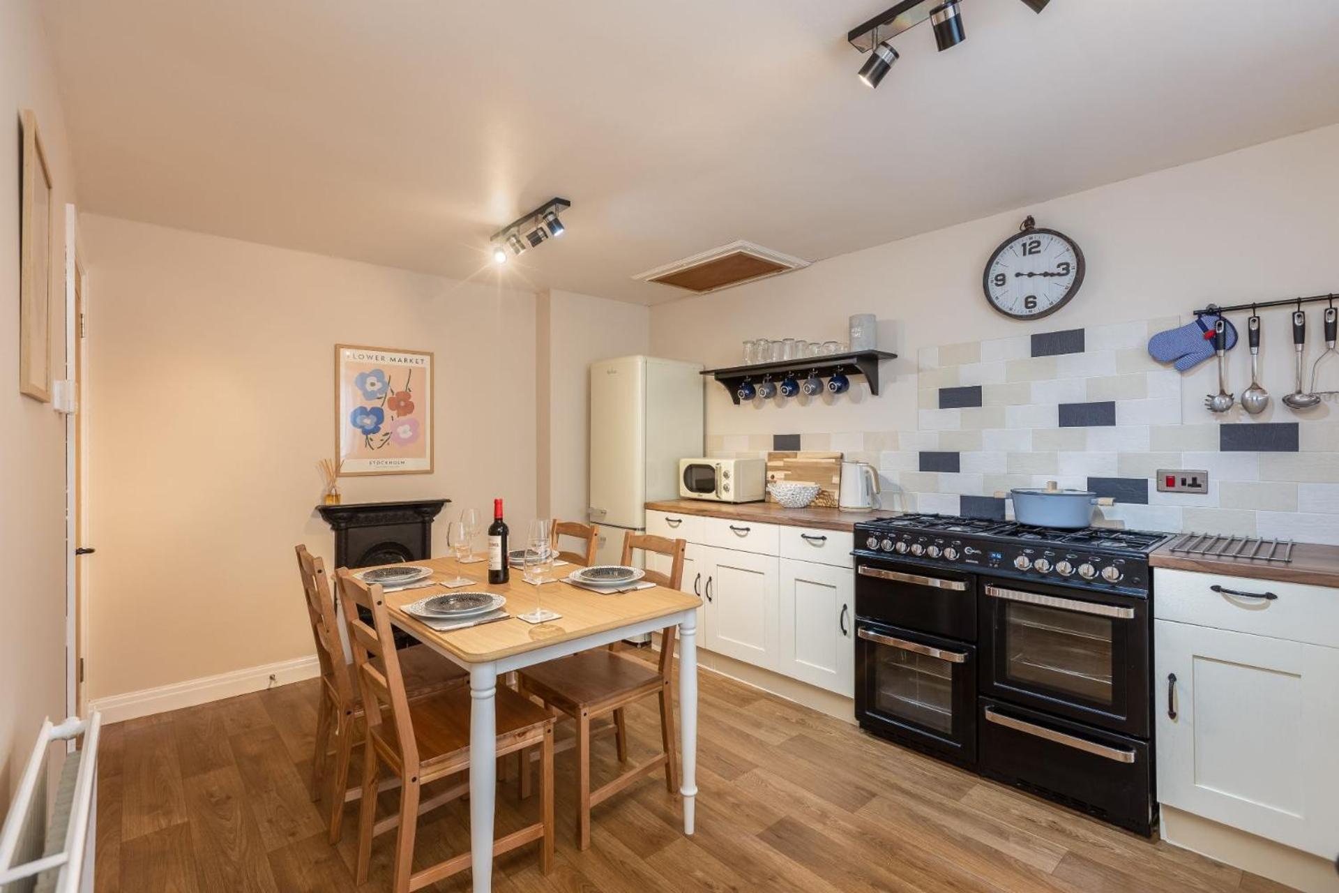 Broomfield Cottage Nr Pickering - DOGS STAY FOR FREE view 2