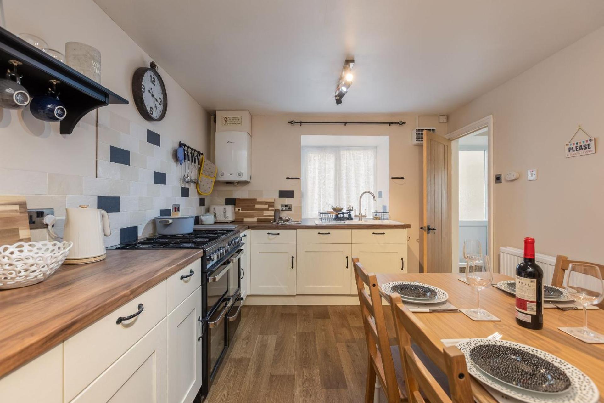 Broomfield Cottage Nr Pickering - DOGS STAY FOR FREE view 5