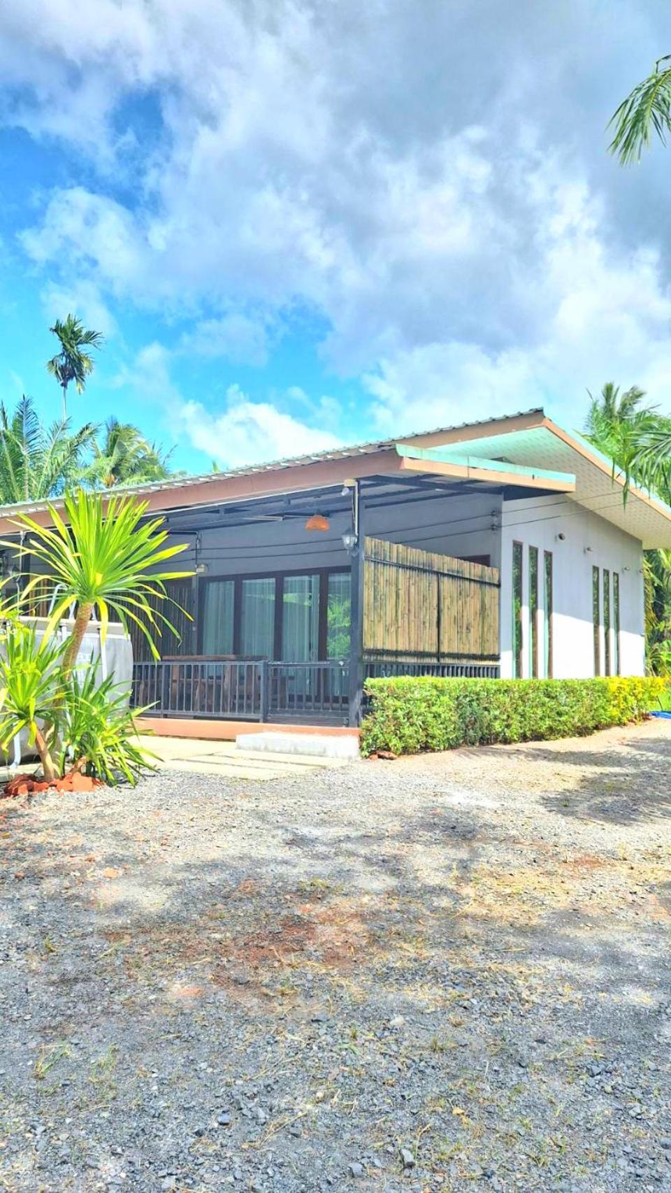 Hotel Amantra homestay & village