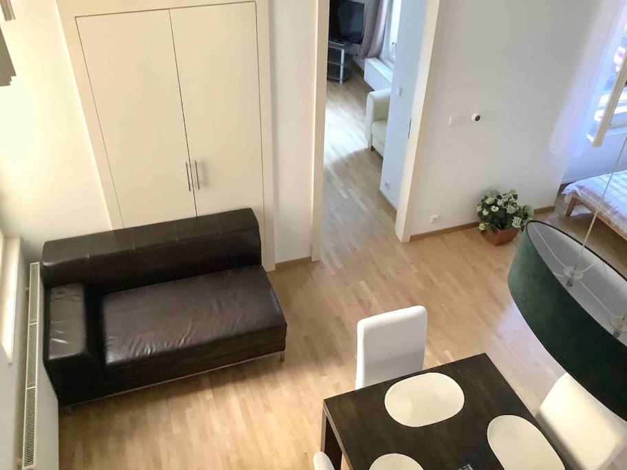 Quiet, Spacious and New 72m2 Old Town Apartment - perfect for 4-6