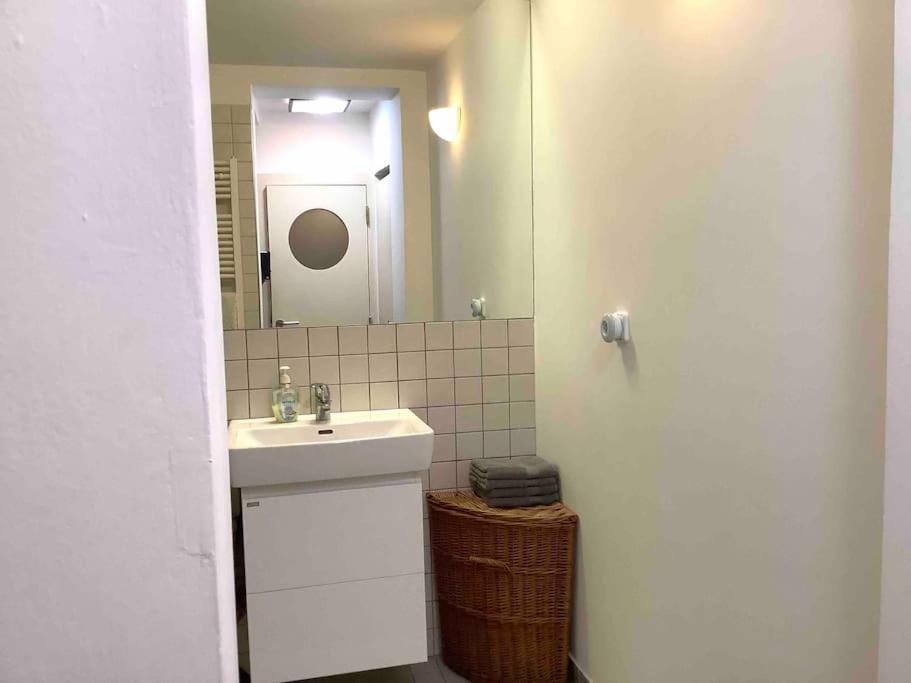 Quiet, Spacious and New 72m2 Old Town Apartment - perfect for 4-6