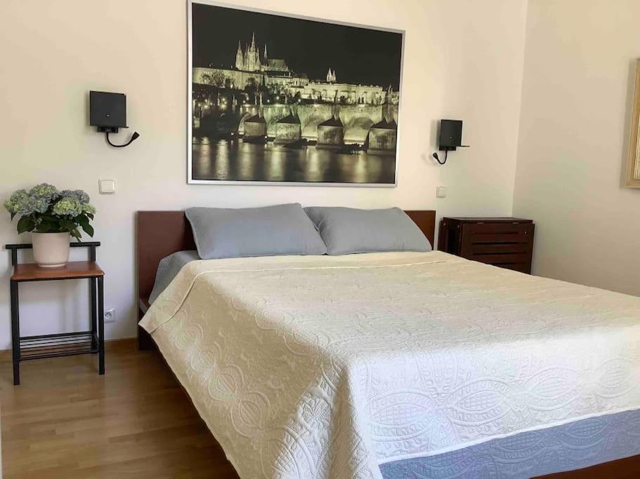 Quiet, Spacious and New 72m2 Old Town Apartment - perfect for 4-6