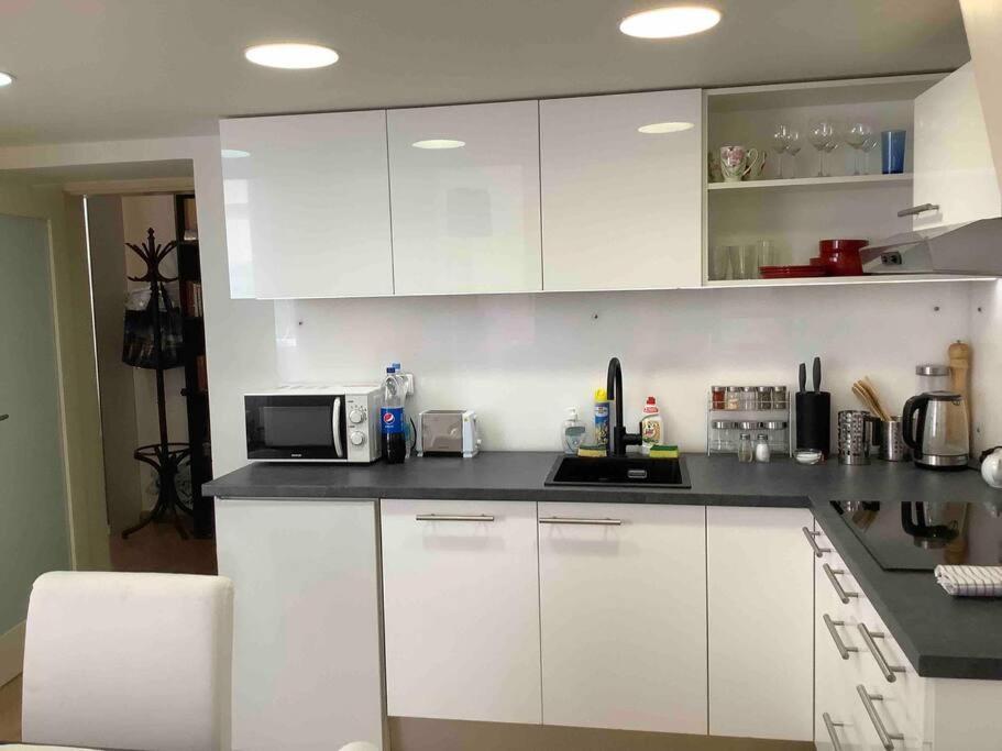 Quiet, Spacious and New 72m2 Old Town Apartment - perfect for 4-6
