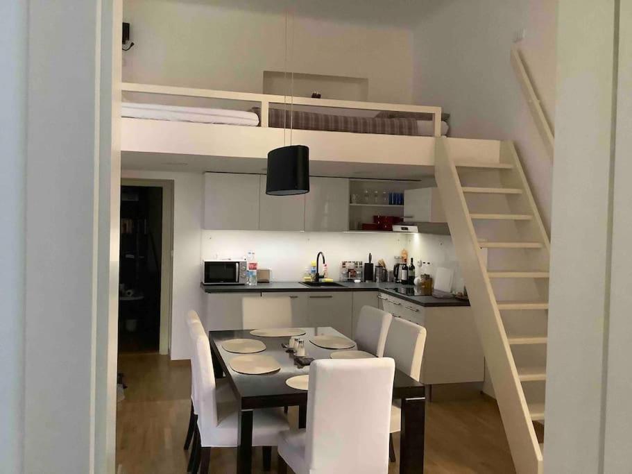 Quiet, Spacious and New 72m2 Old Town Apartment - perfect for 4-6