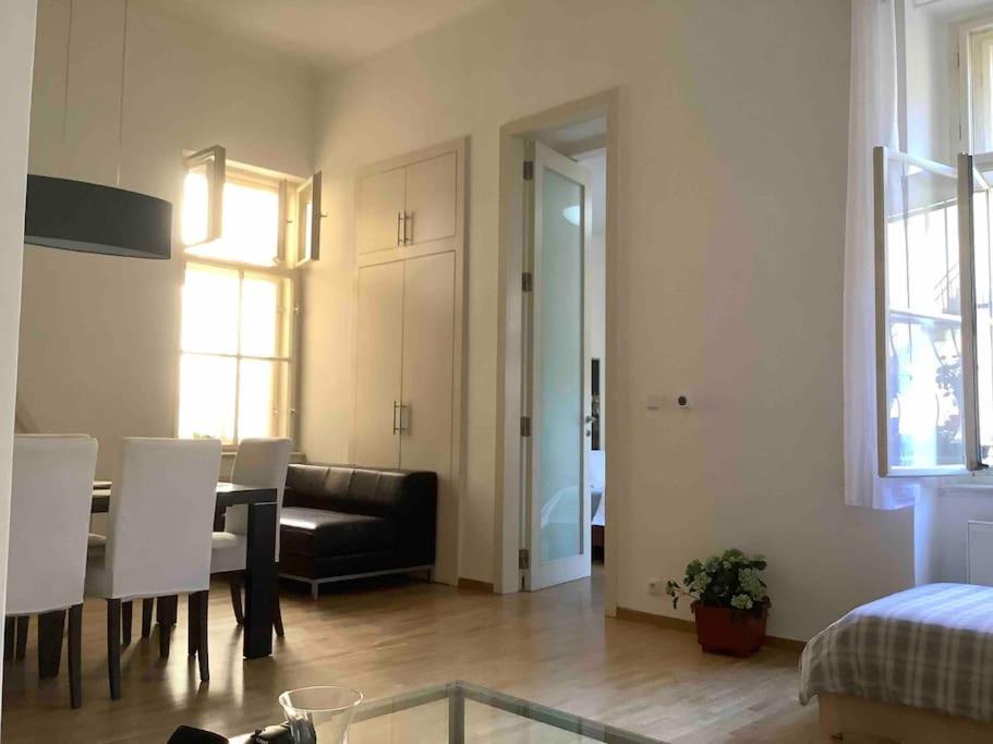 Quiet, Spacious and New 72m2 Old Town Apartment - perfect for 4-6