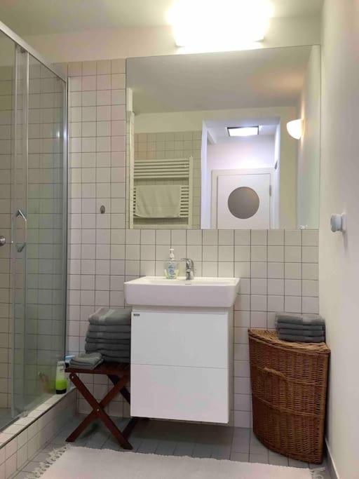Quiet, Spacious and New 72m2 Old Town Apartment - perfect for 4-6