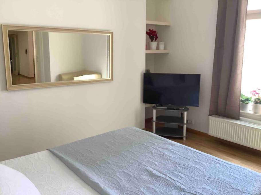 Quiet, Spacious and New 72m2 Old Town Apartment - perfect for 4-6