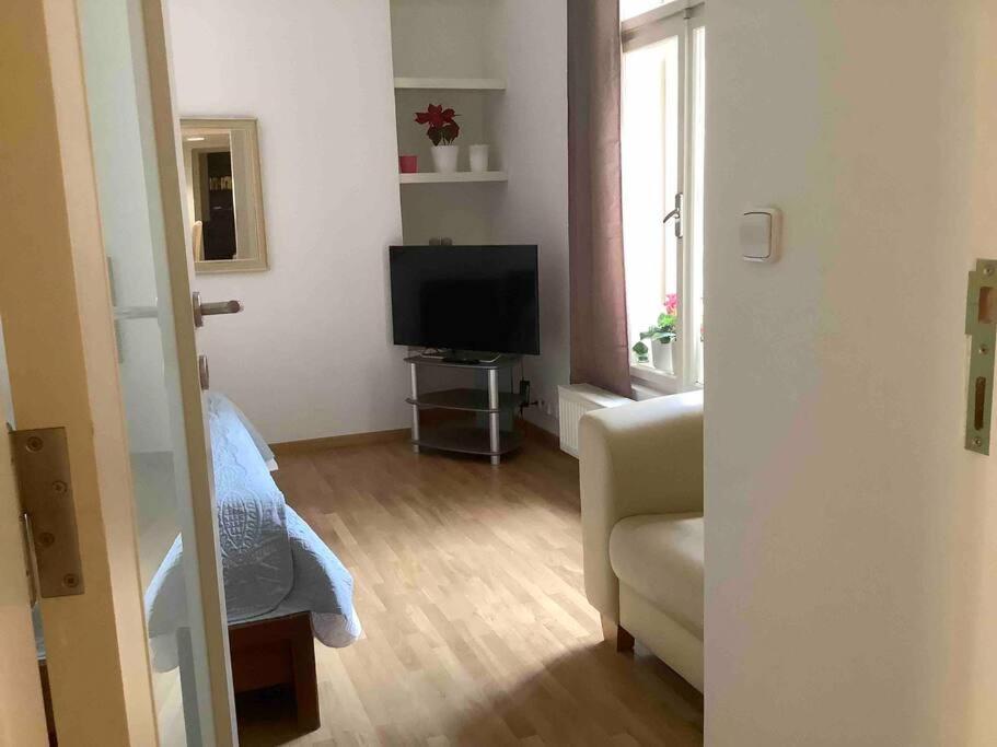 Quiet, Spacious and New 72m2 Old Town Apartment - perfect for 4-6