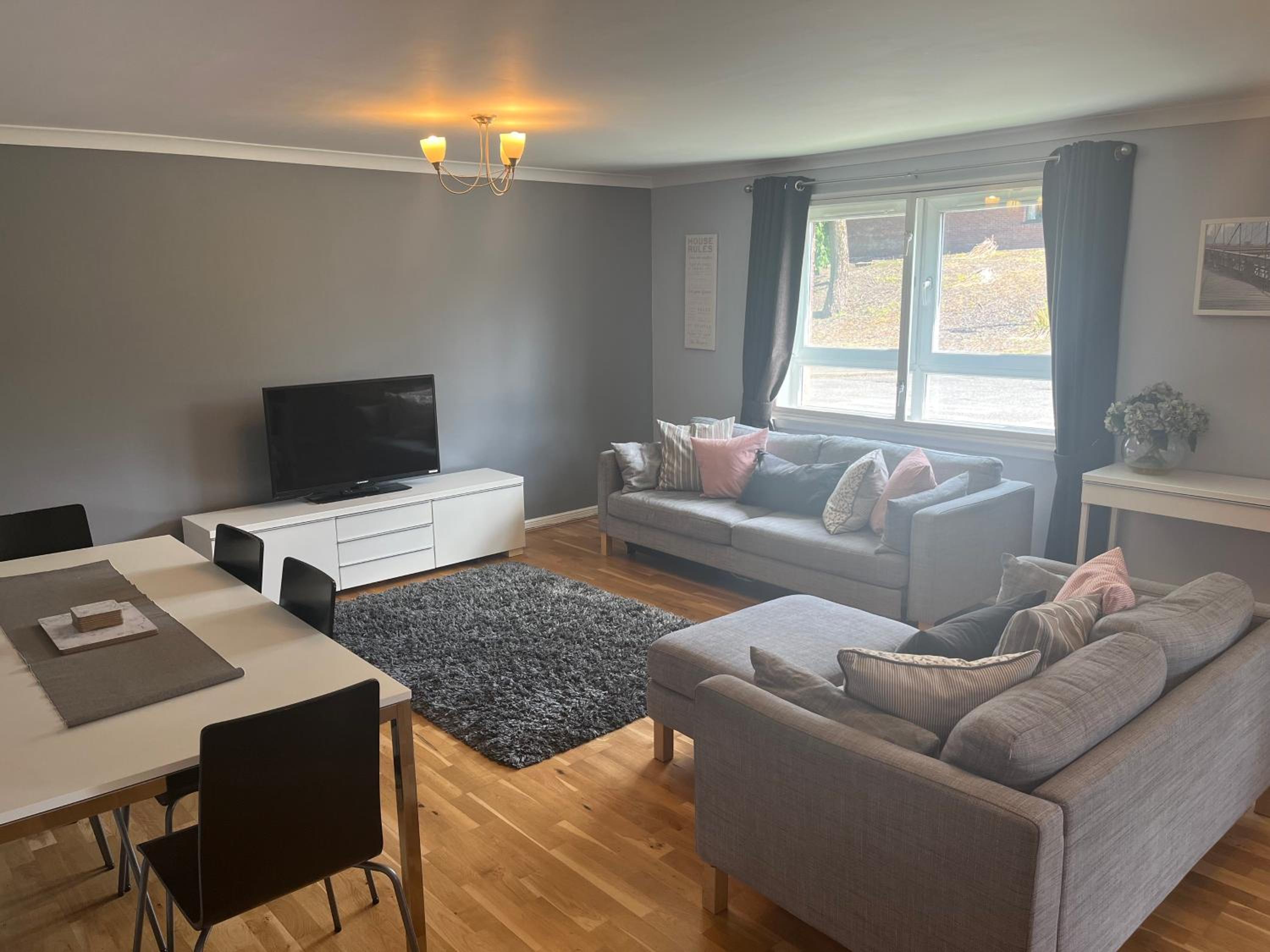 Flat Two, 212 Eaglesham Road, East Kilbride, Glasgow view 3