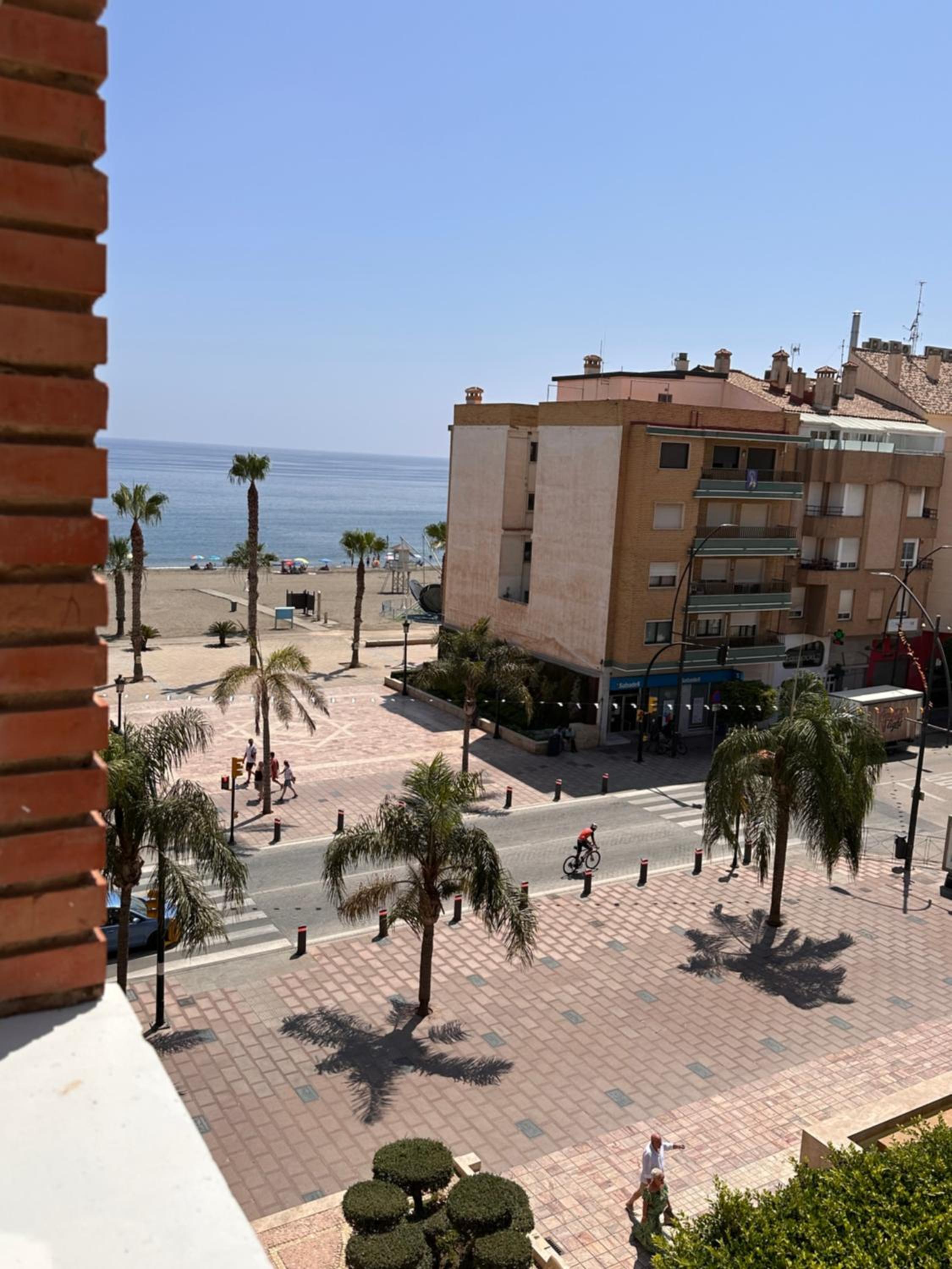 Fabuloso Apartamento en Rincón de la Victoria, frente a la playa view 4