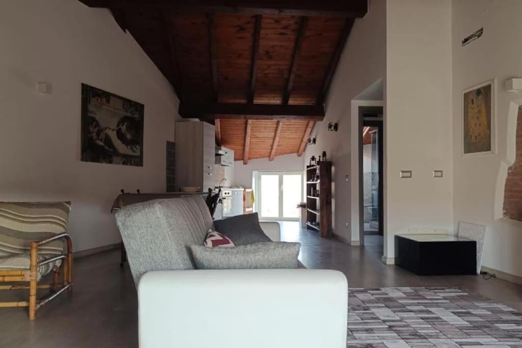 Puzzle House, mansarda di 130mq con open space al centro storico