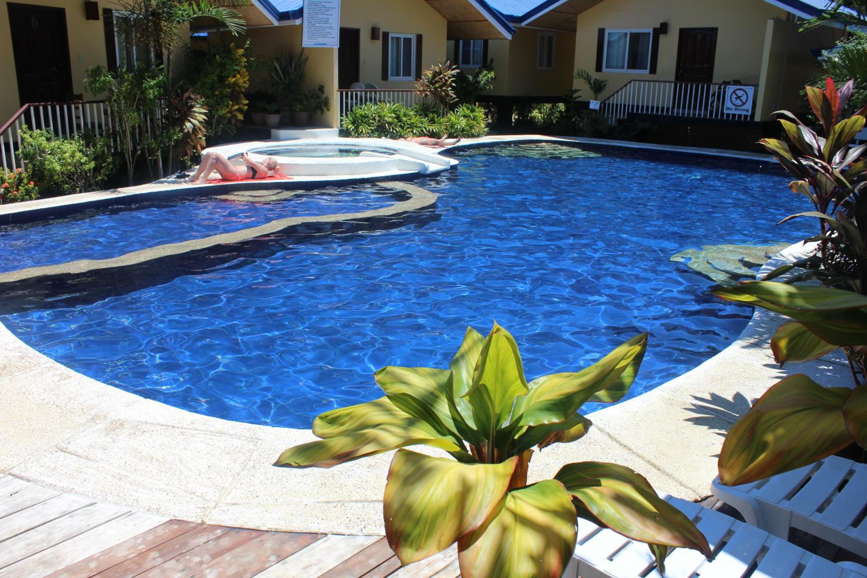 Blue Lagoon Inn & Suites