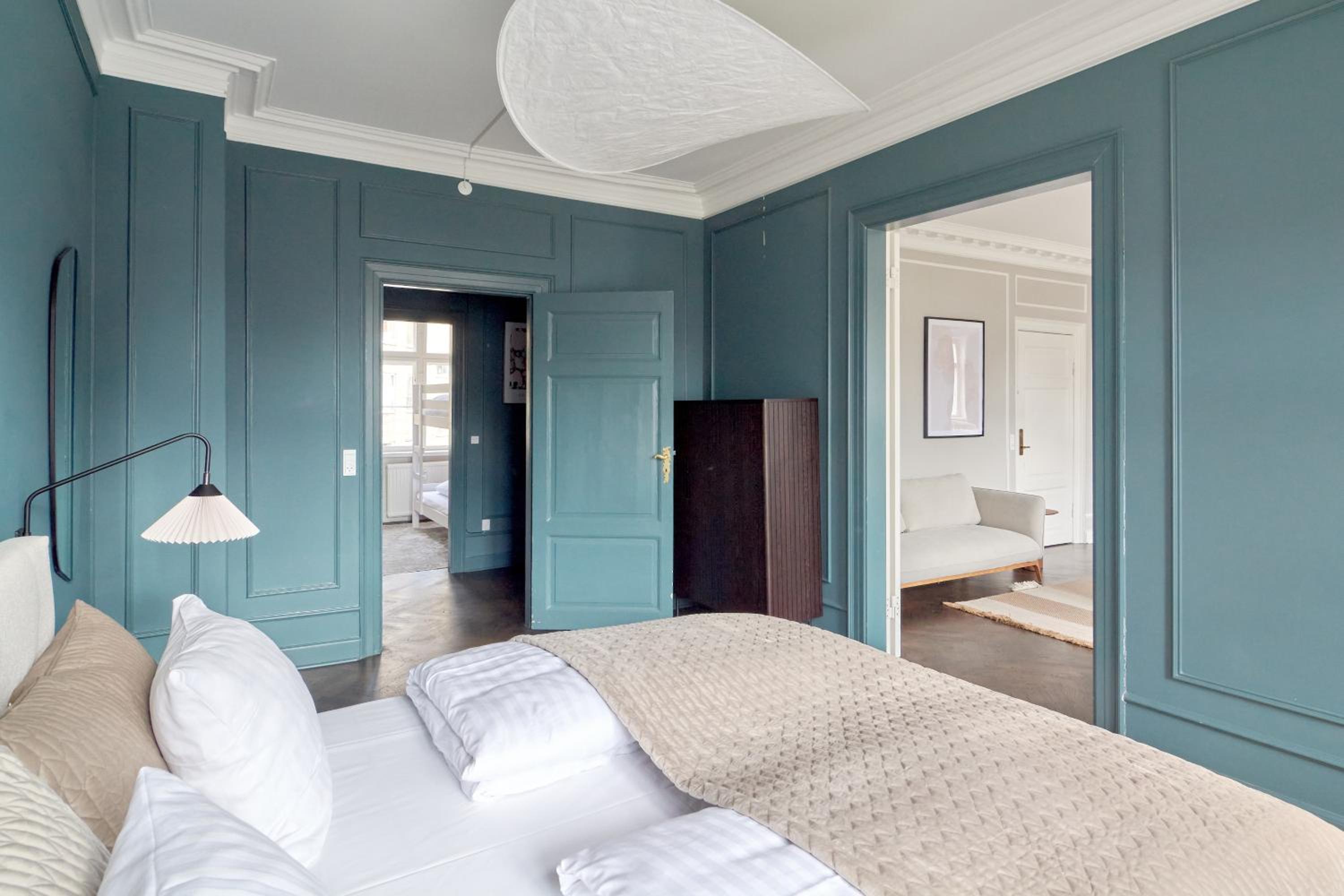 Large 4 bedroom with Balcony & Bathtub in CPH City view 3