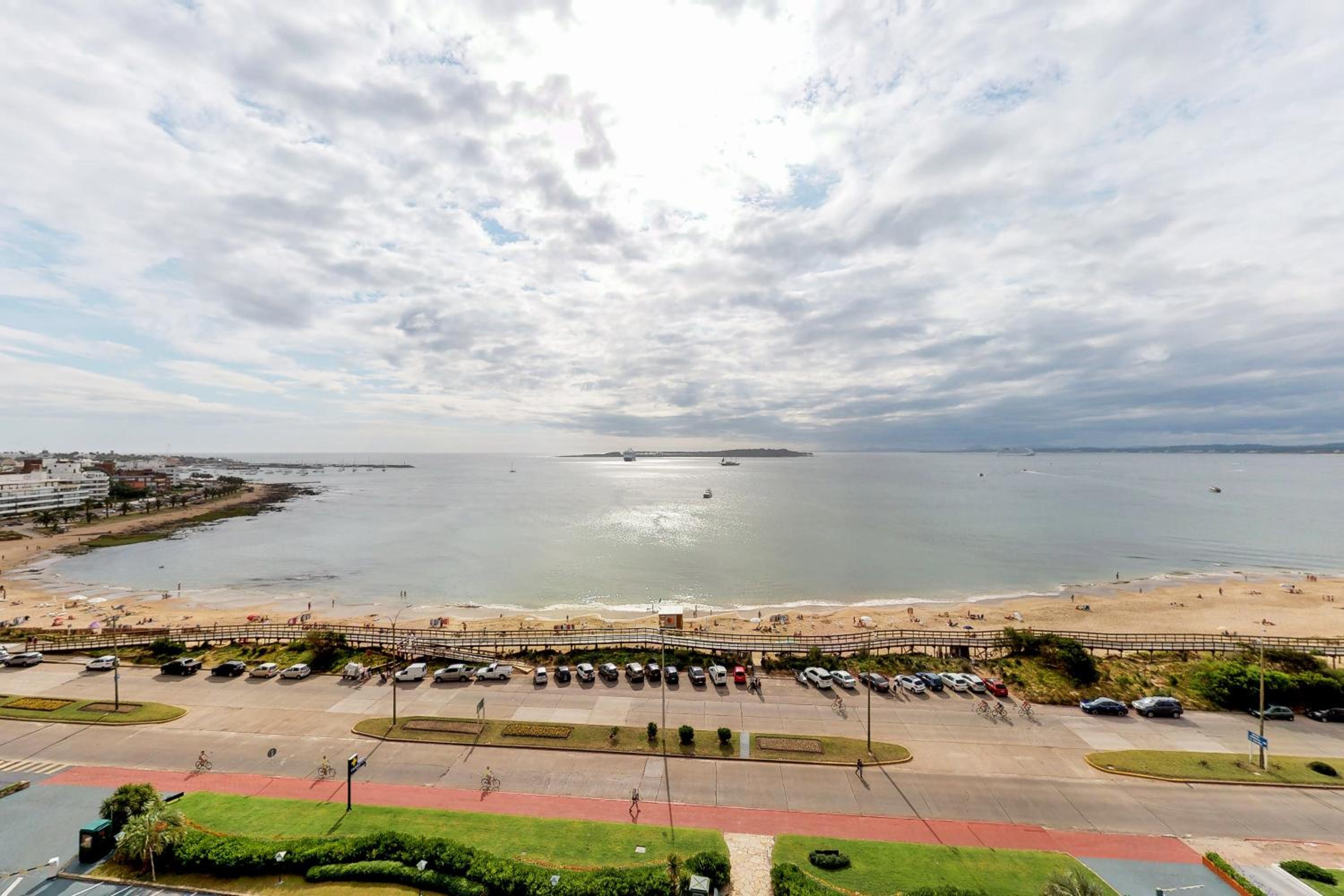 Oceana Suites Vanguardia view 5