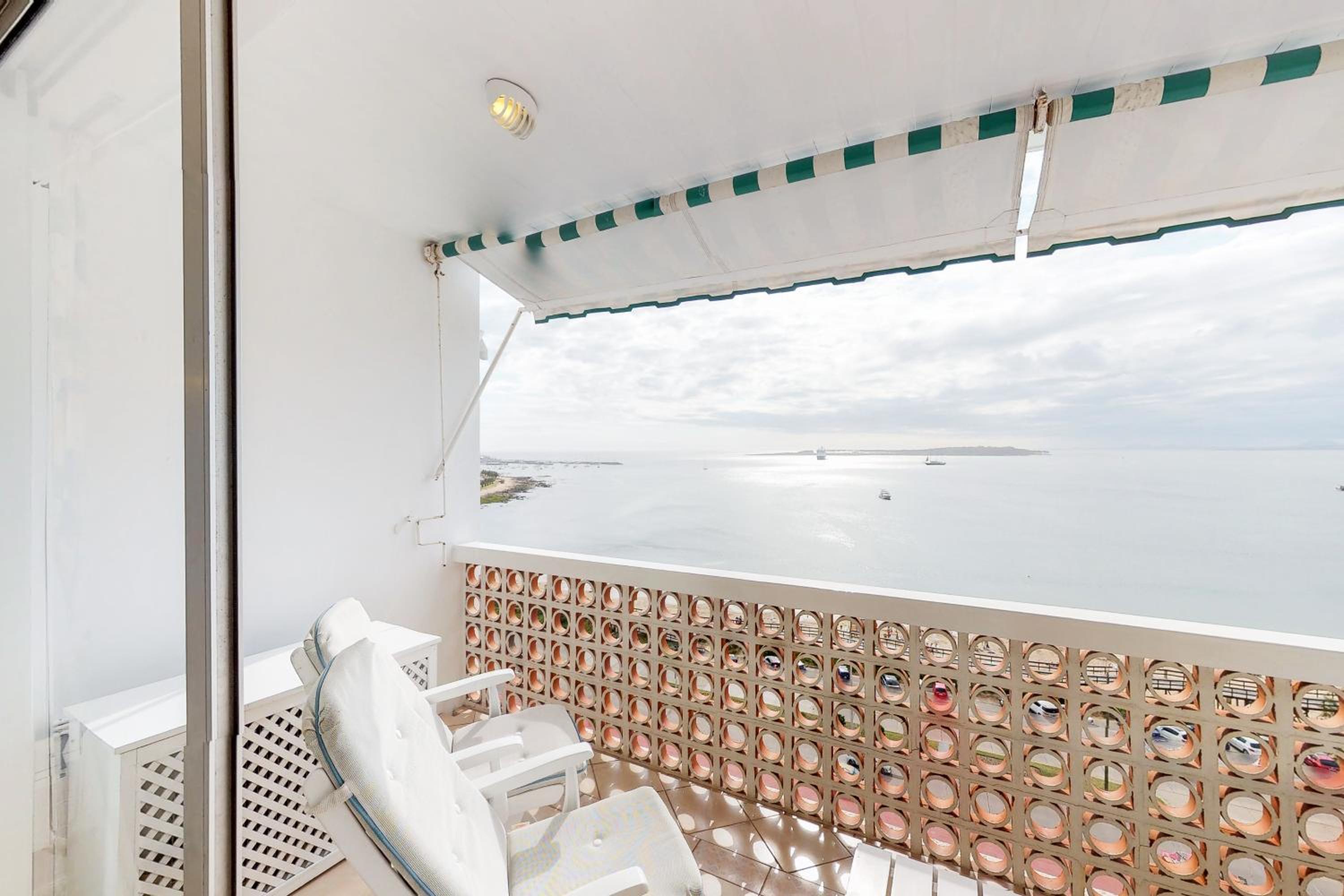 Oceana Suites Vanguardia view 2