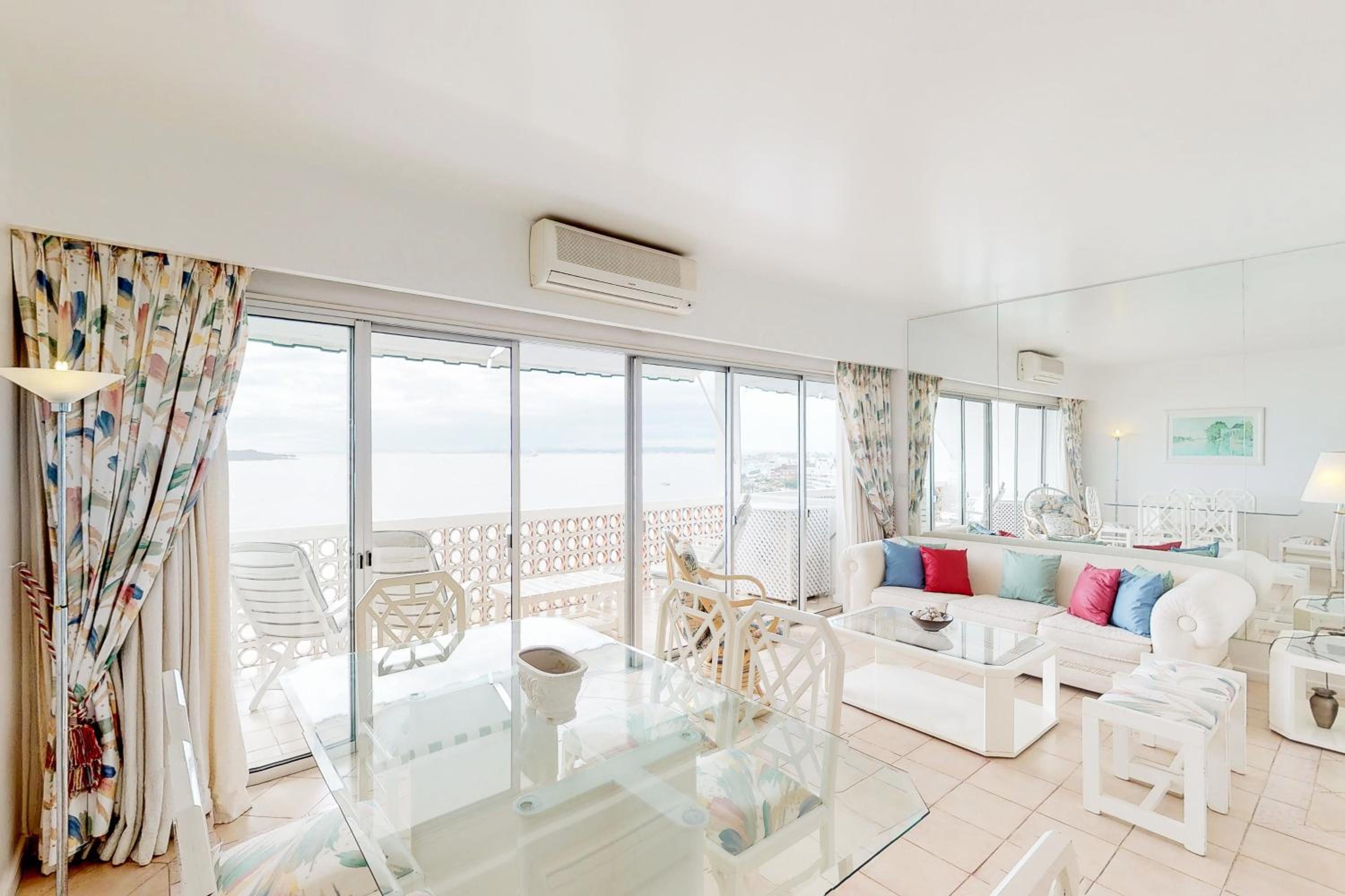 Oceana Suites Vanguardia view 3