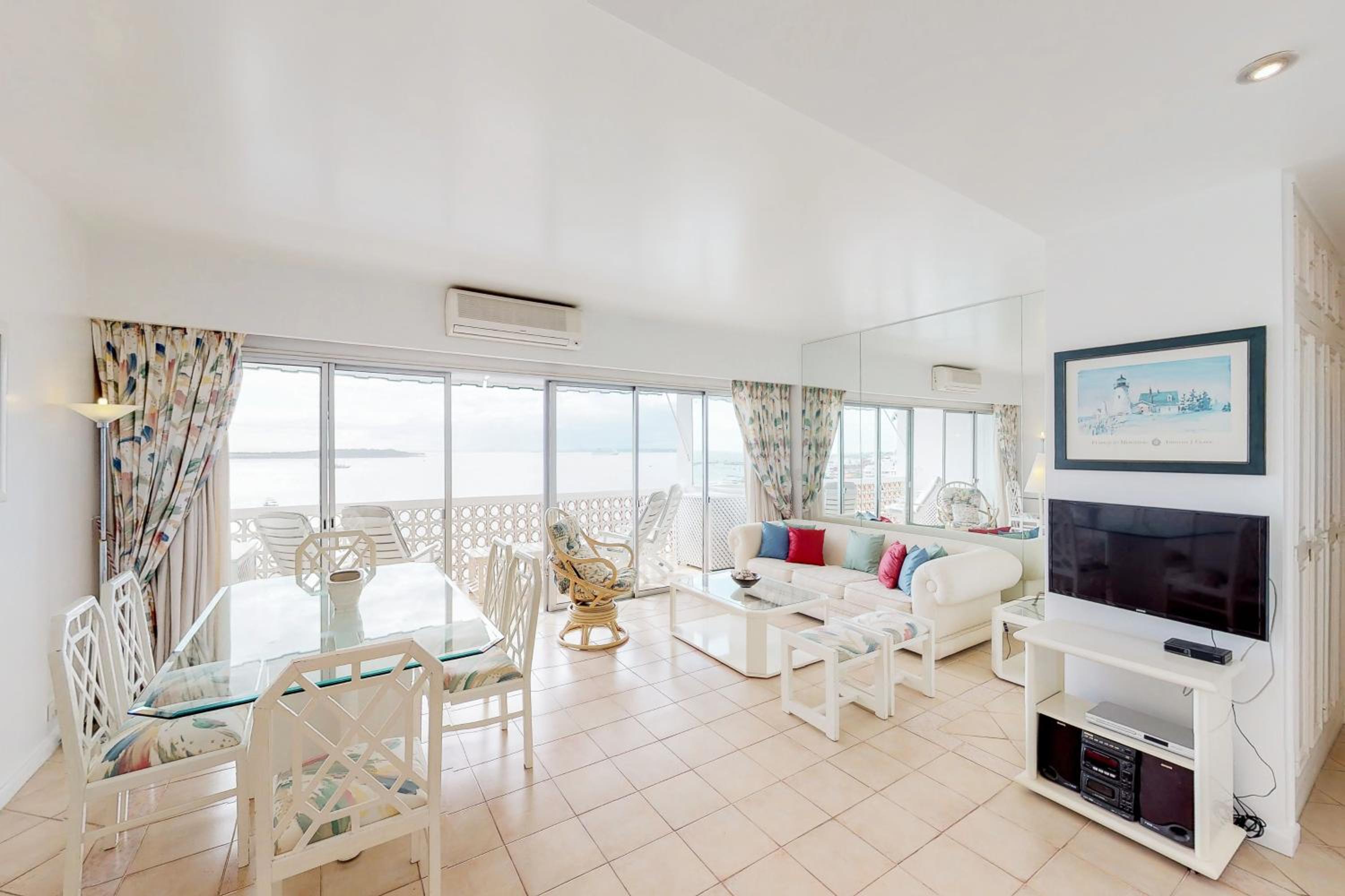 Oceana Suites Vanguardia view 4