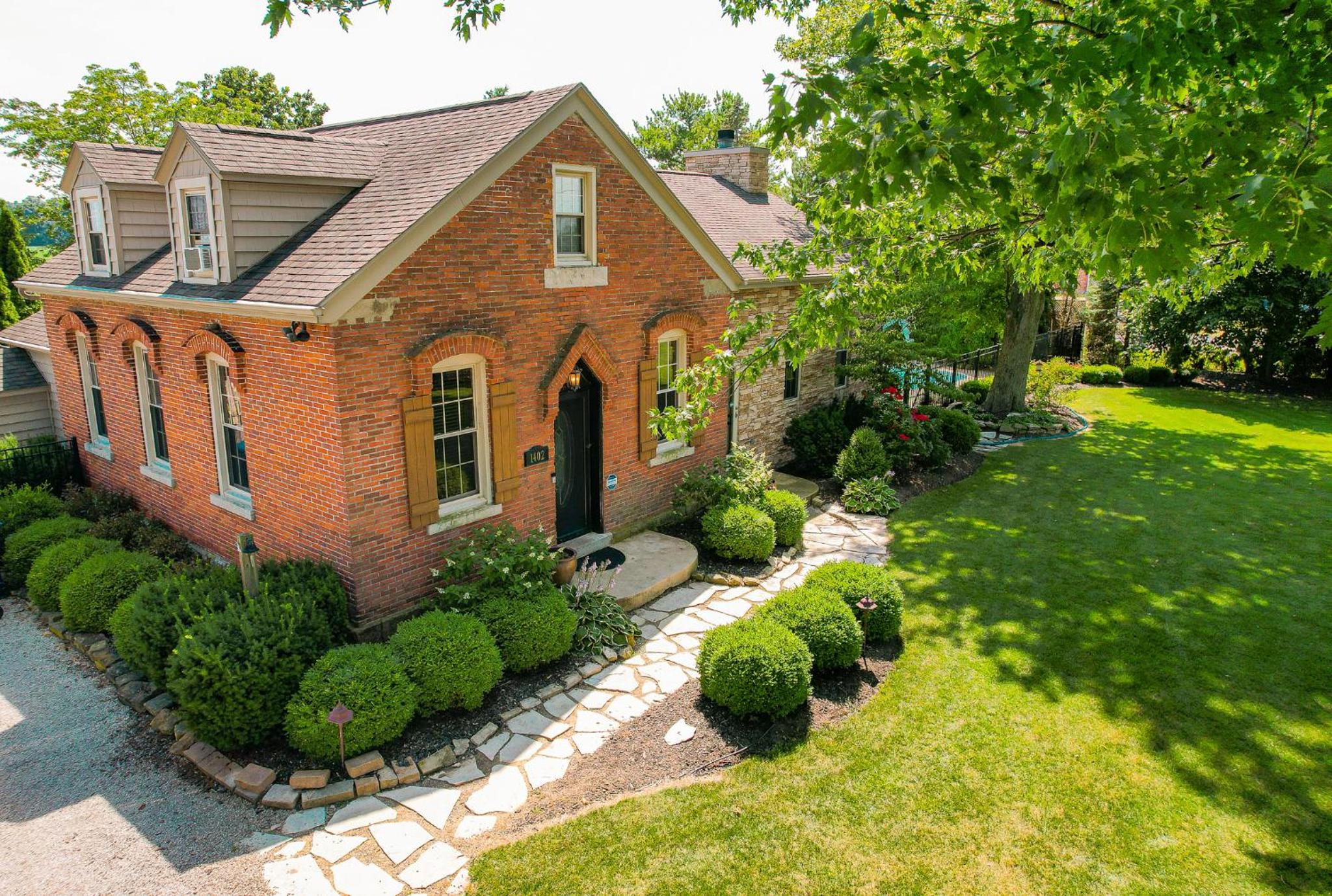 Charming School House with Large Pool view 4