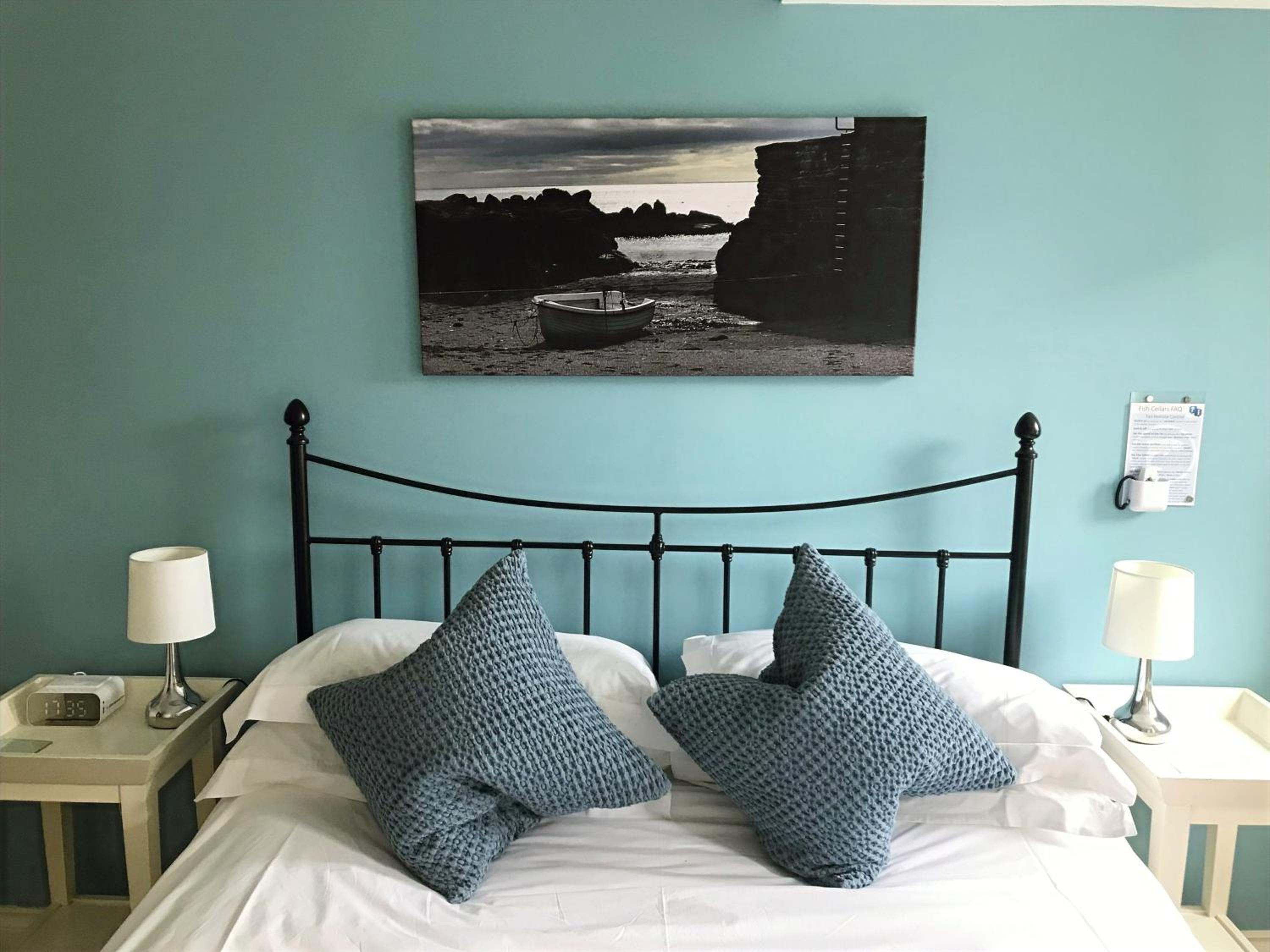 The Fish Cellars - Luxury Holiday Cottage view 3