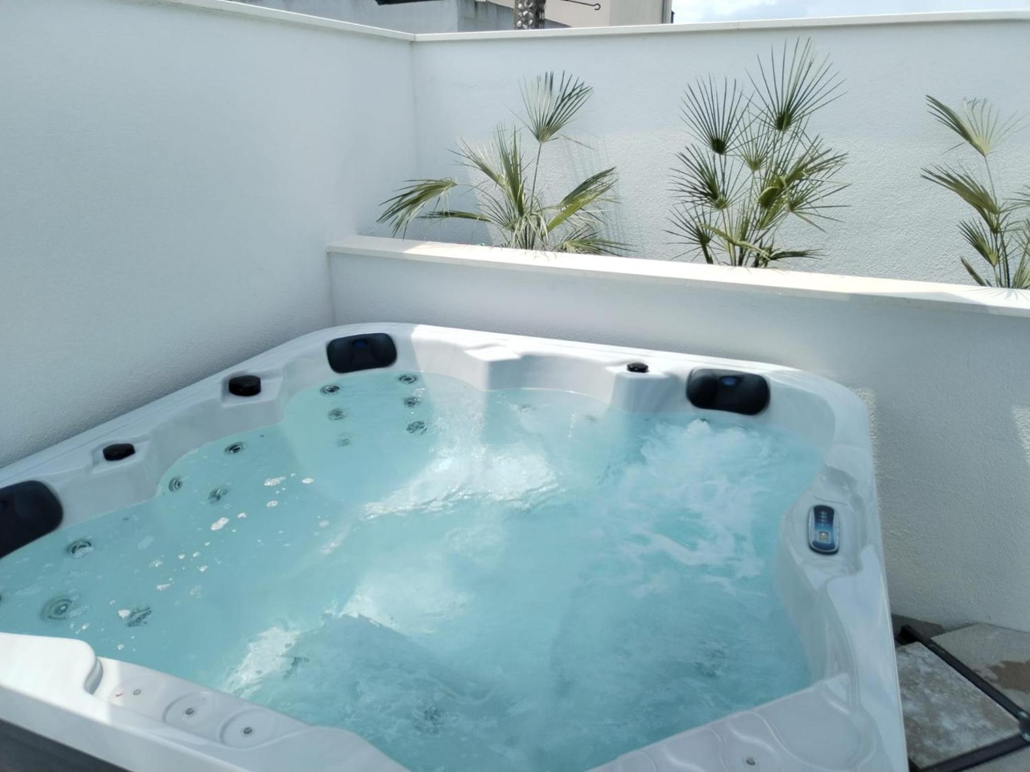 Olive Tree apartment with jacuzzi view 4