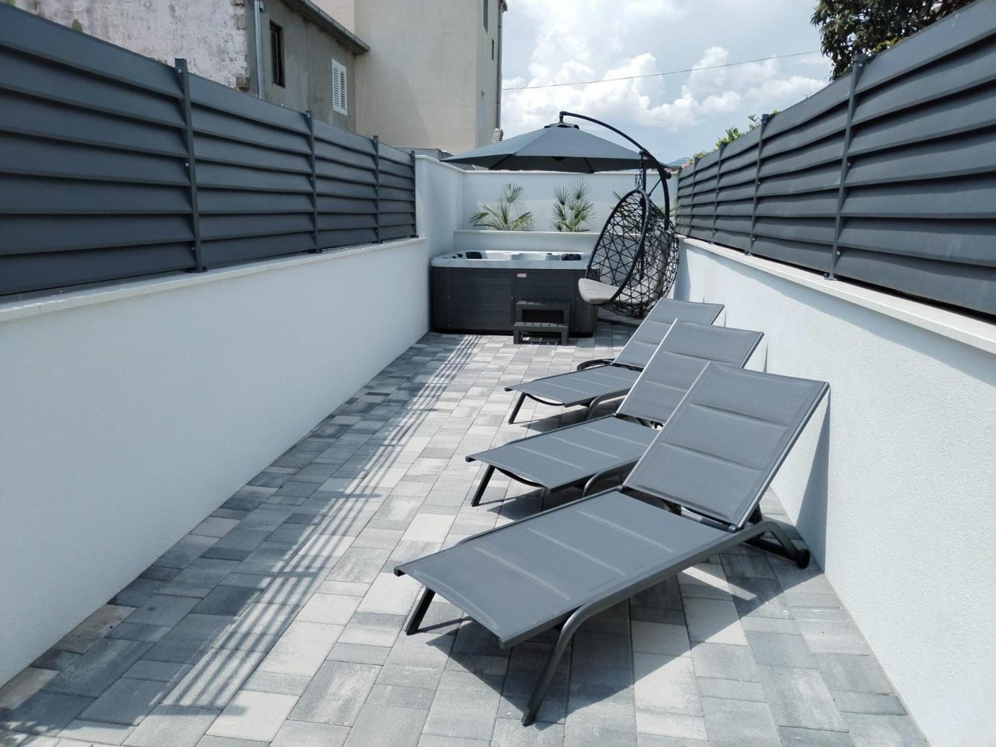 Olive Tree apartment with jacuzzi view 3