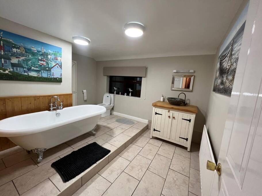 Hill Crest House Lincolnshire With Indoor Pool view 4