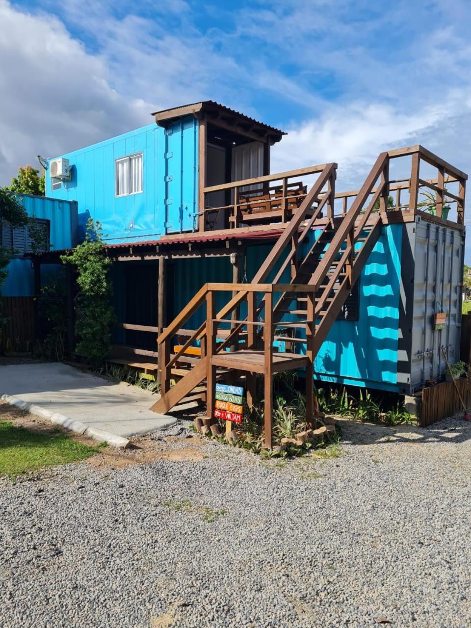 Hindu Box Containers e Cabanas