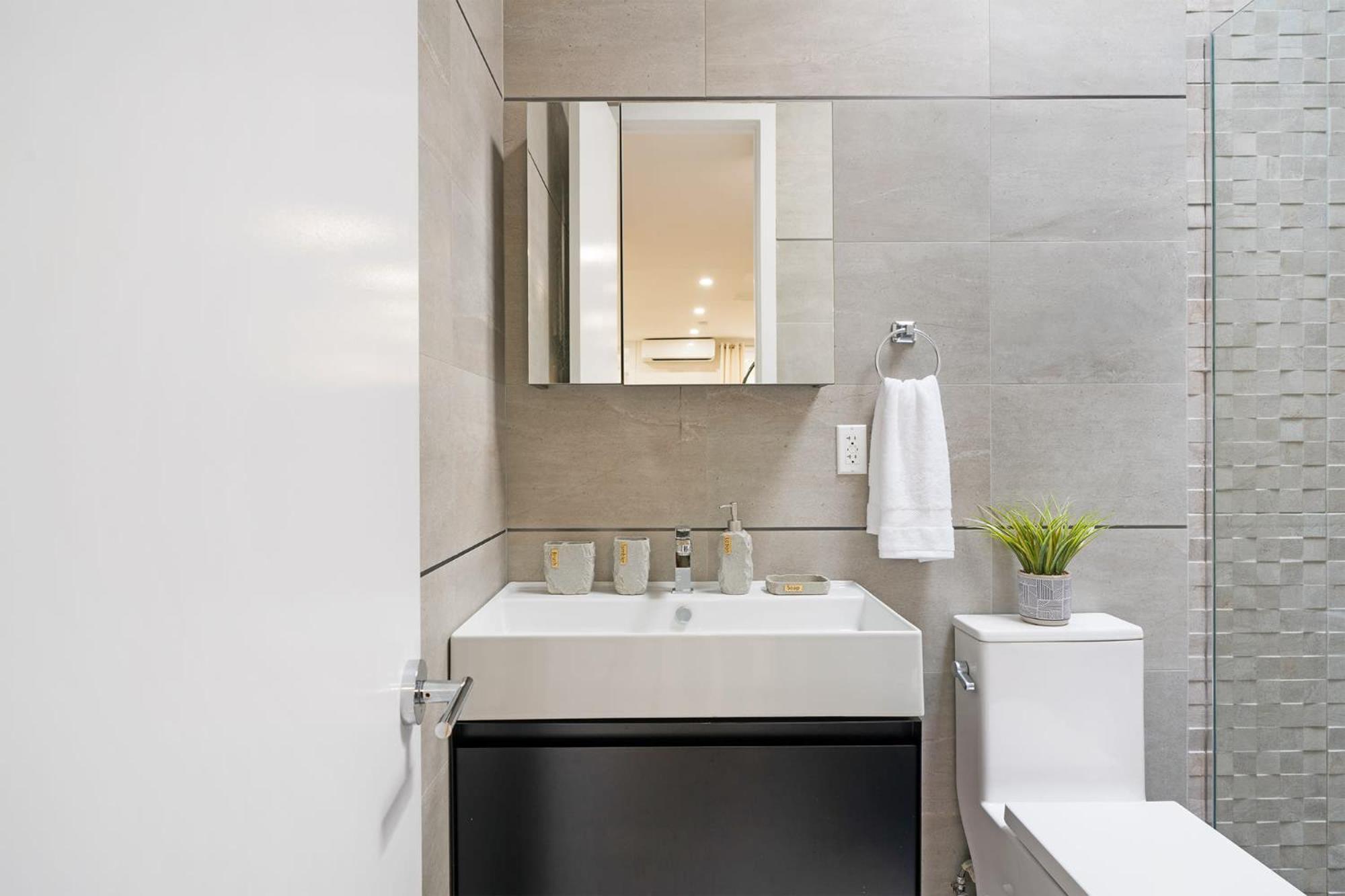 78-4A 2BR Duplex with a Balcony Prime UES