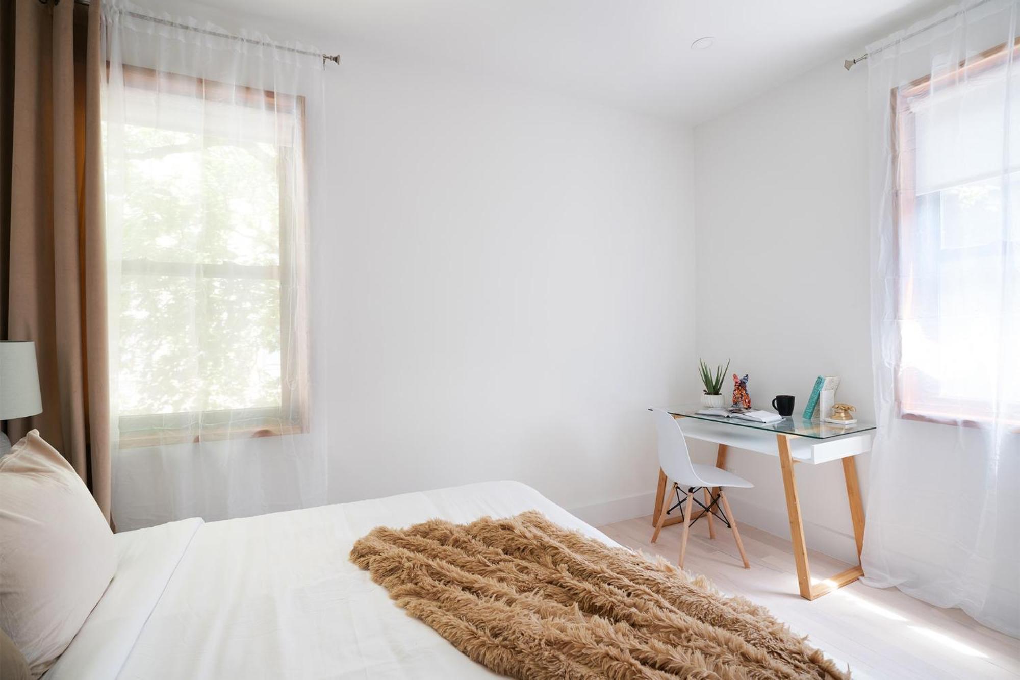 78-4A 2BR Duplex with a Balcony Prime UES