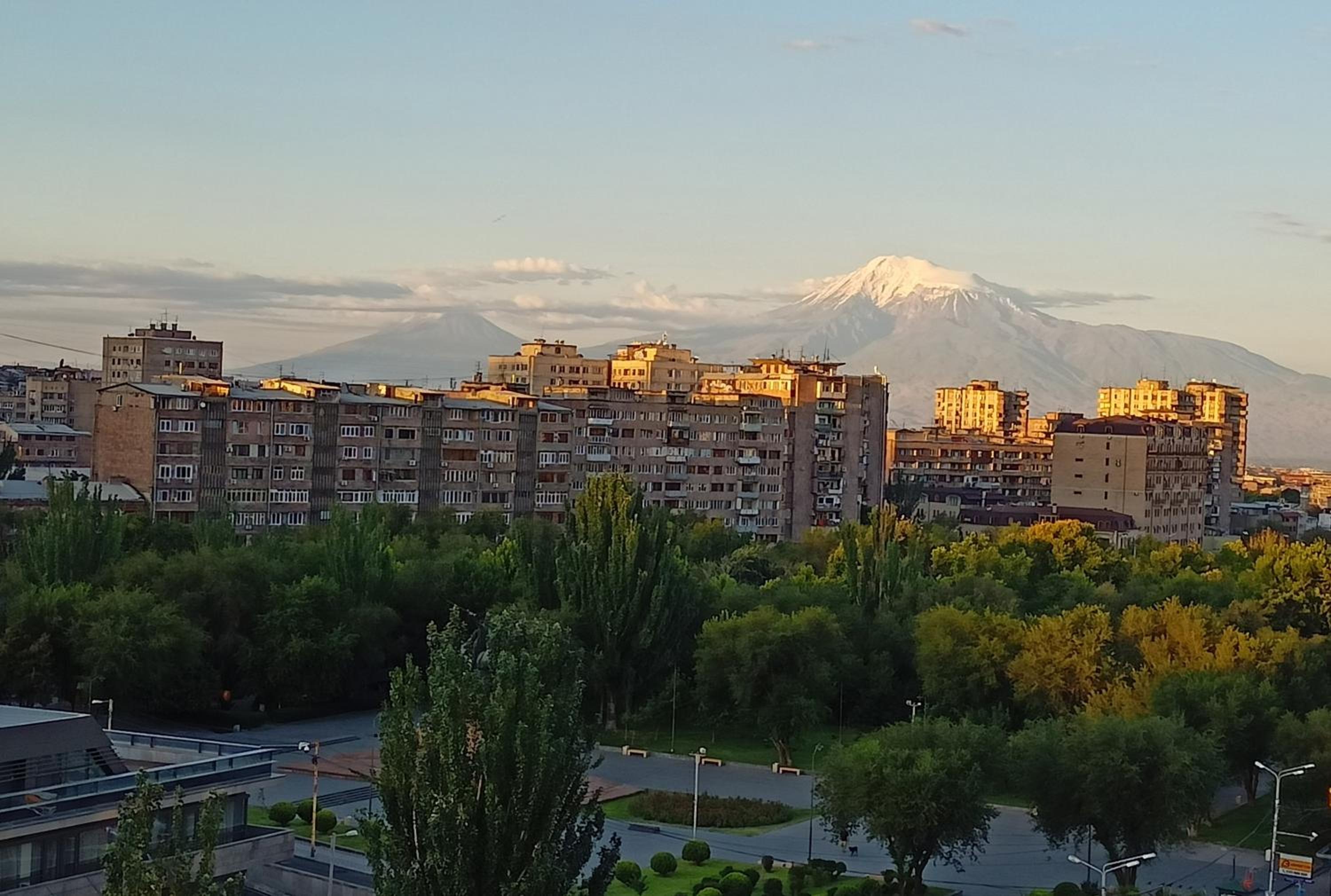 Umba Apartment N5 - balcony and Mount Ararat view