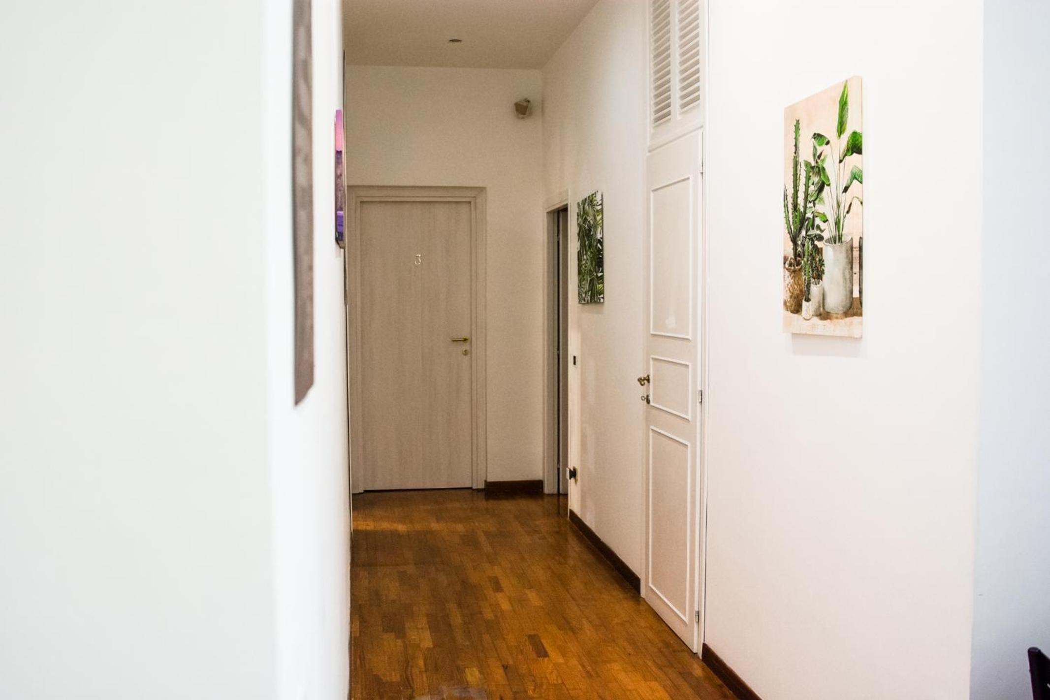 Praty Rooms