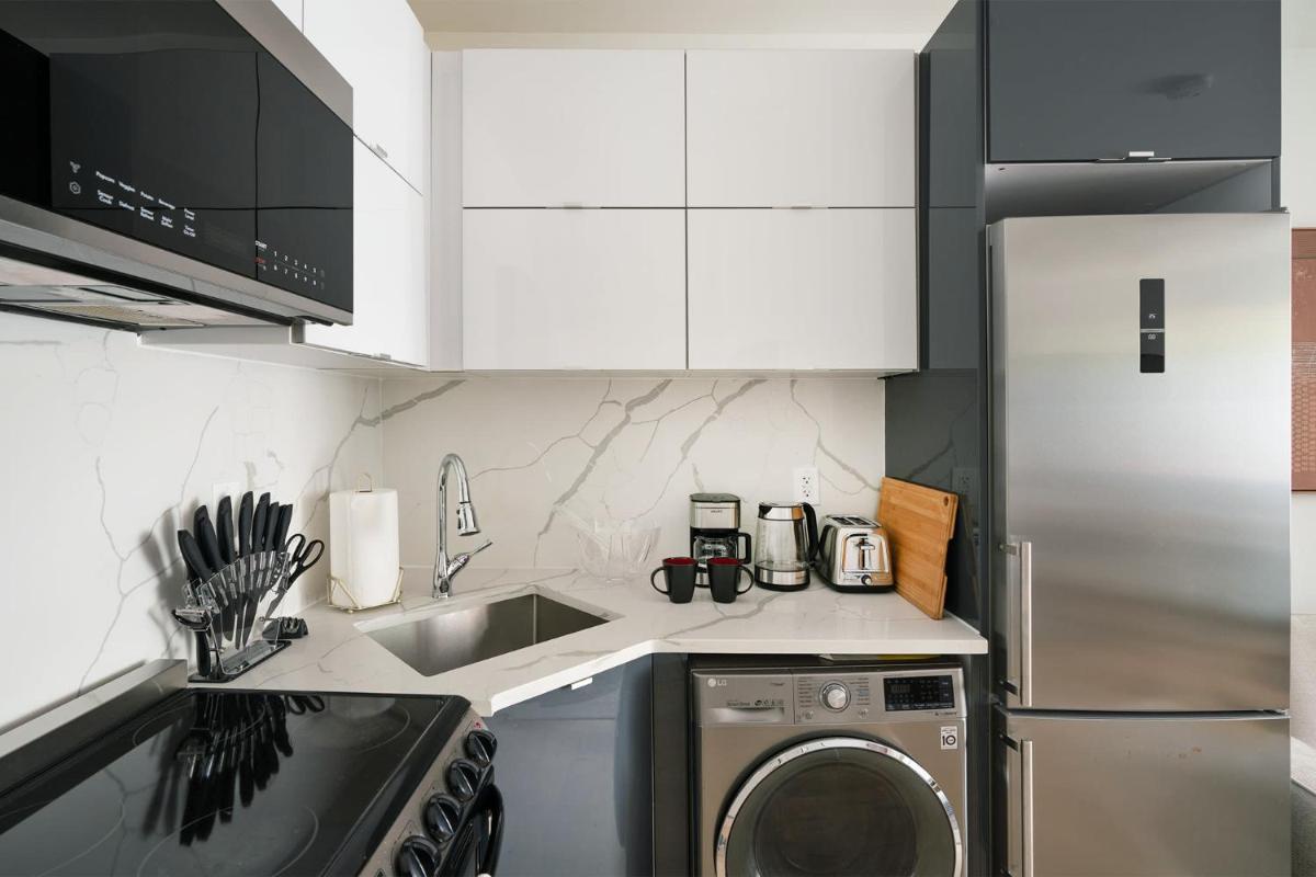 78-3C Newly renovated 1BR WD Walk 2 Central Park
