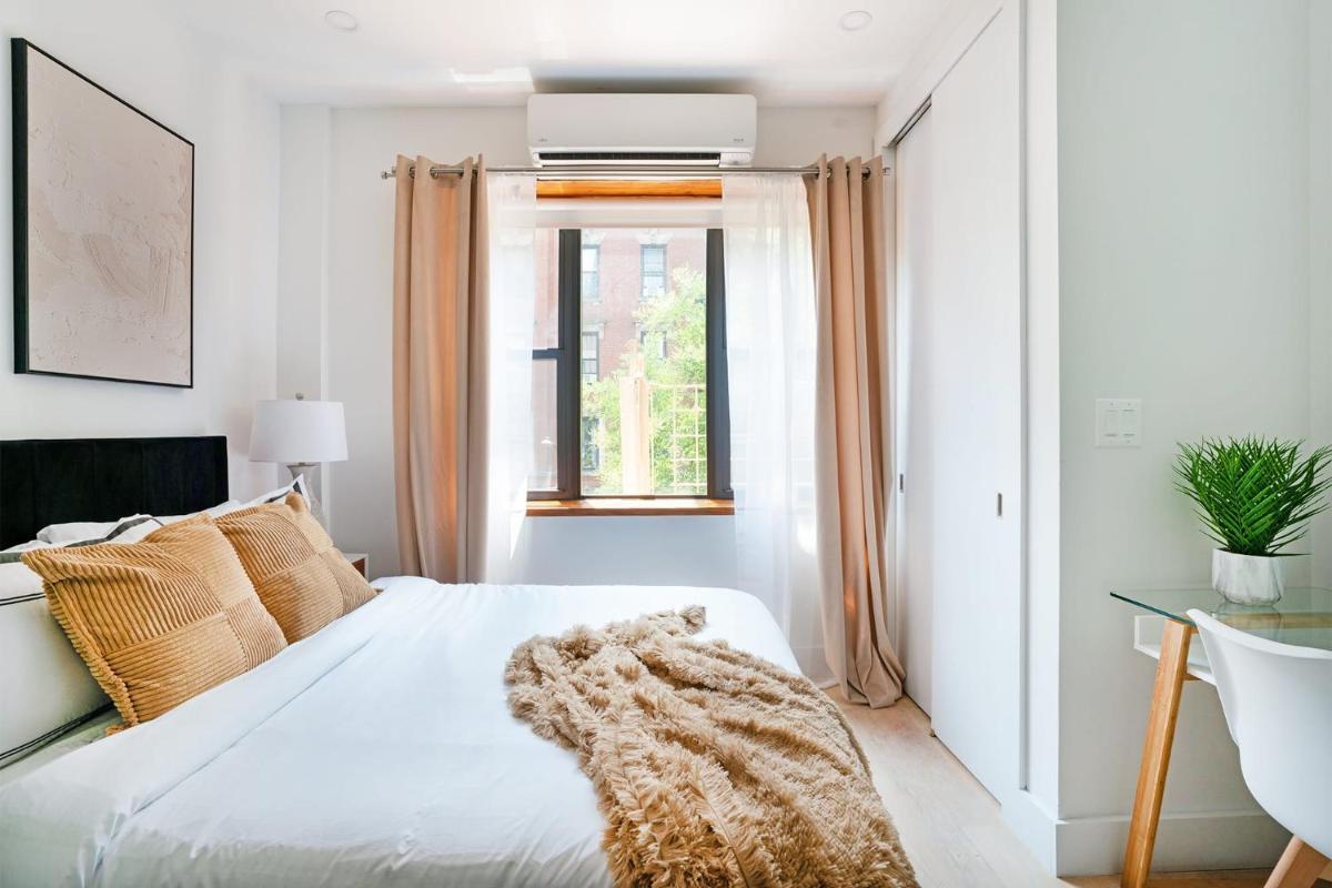 78-3C Newly renovated 1BR WD Walk 2 Central Park