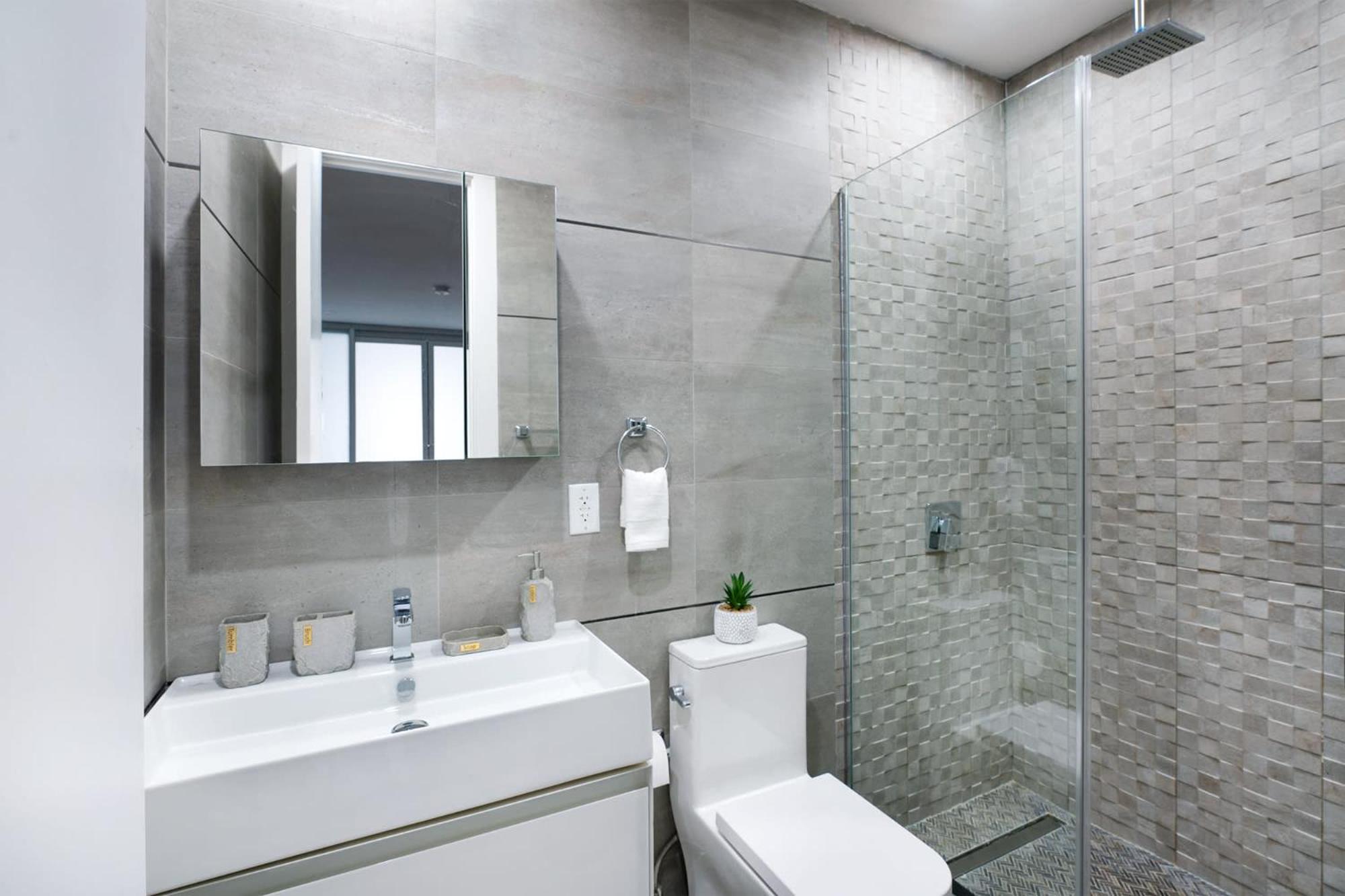 78-3C Newly renovated 1BR WD Walk 2 Central Park