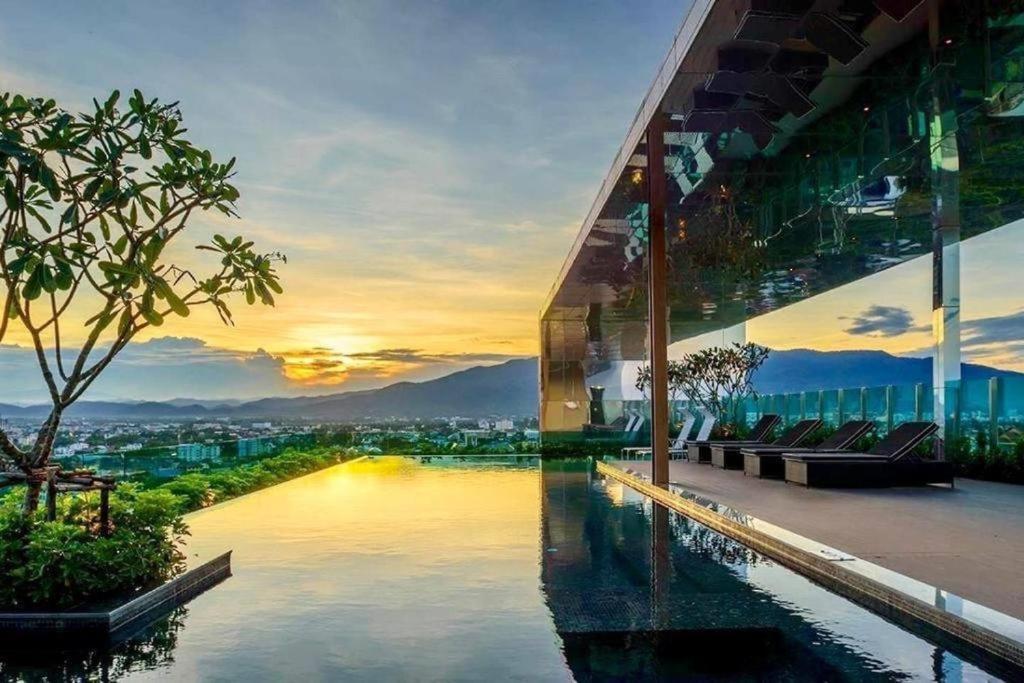 The Astra Luxury Condo in Town view 3