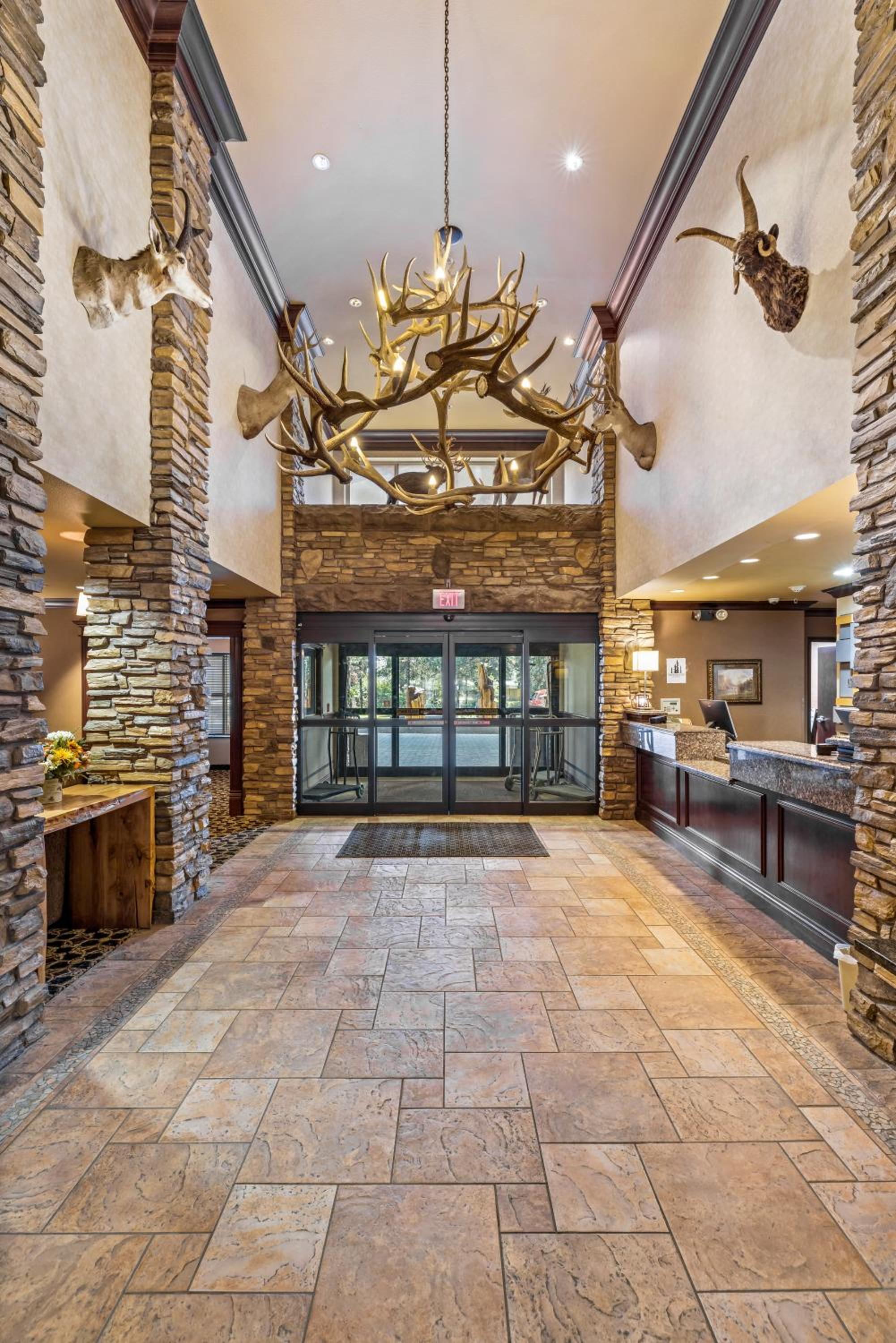 Mccall Vacations - The Evergreen Hotel - Property Image 8