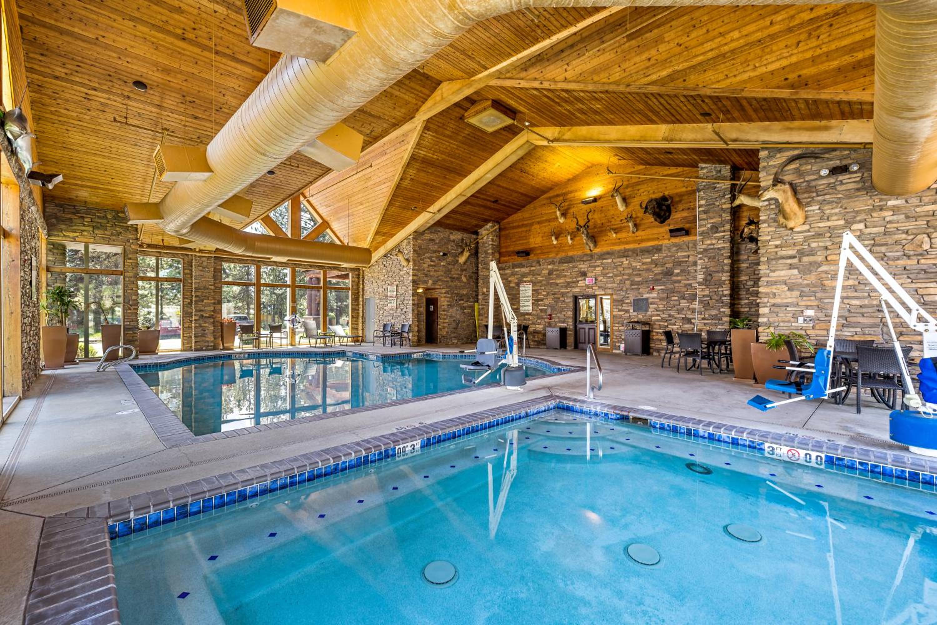 Mccall Vacations - The Evergreen Hotel - Property Image 11