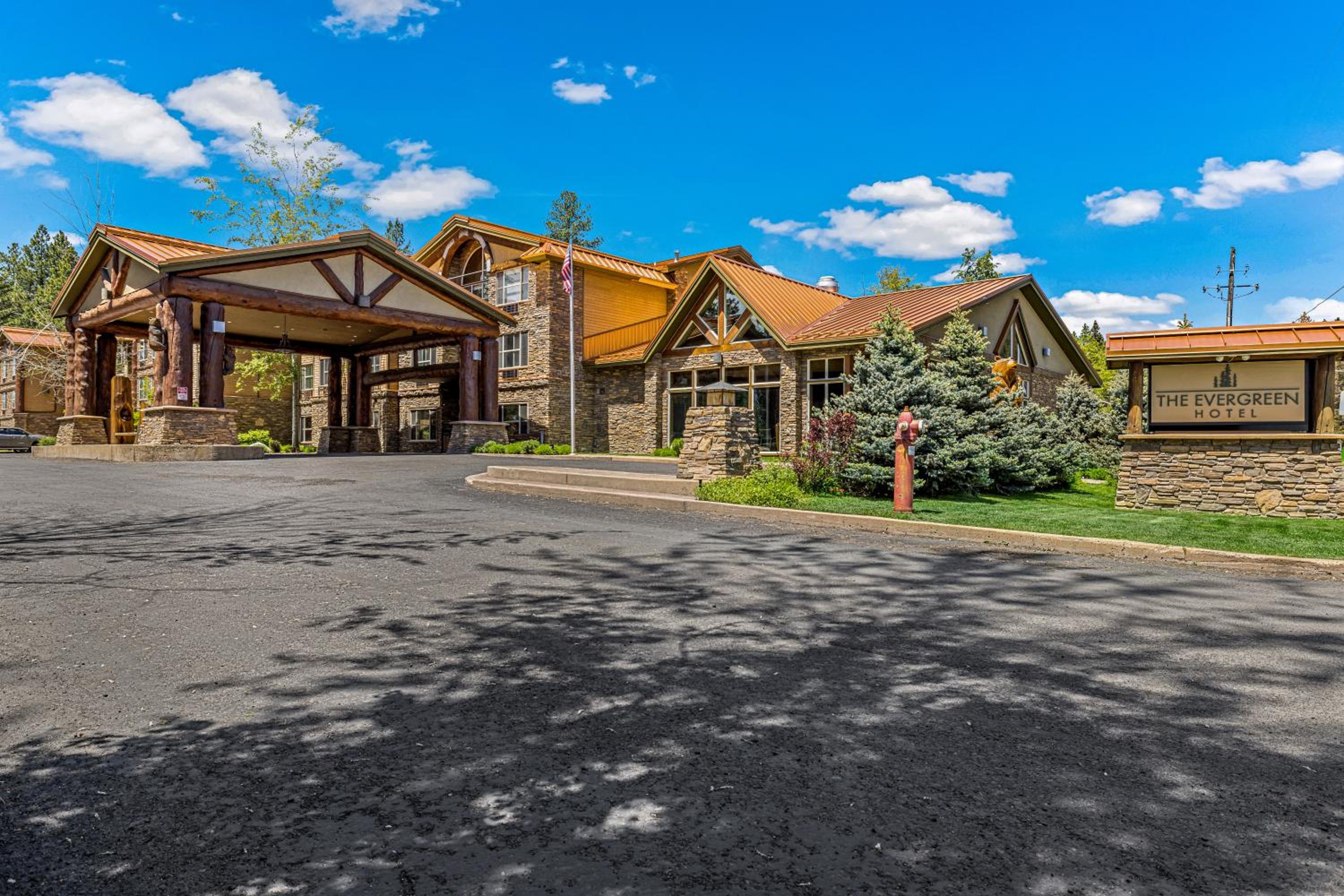Mccall Vacations - The Evergreen Hotel - Property Image 12