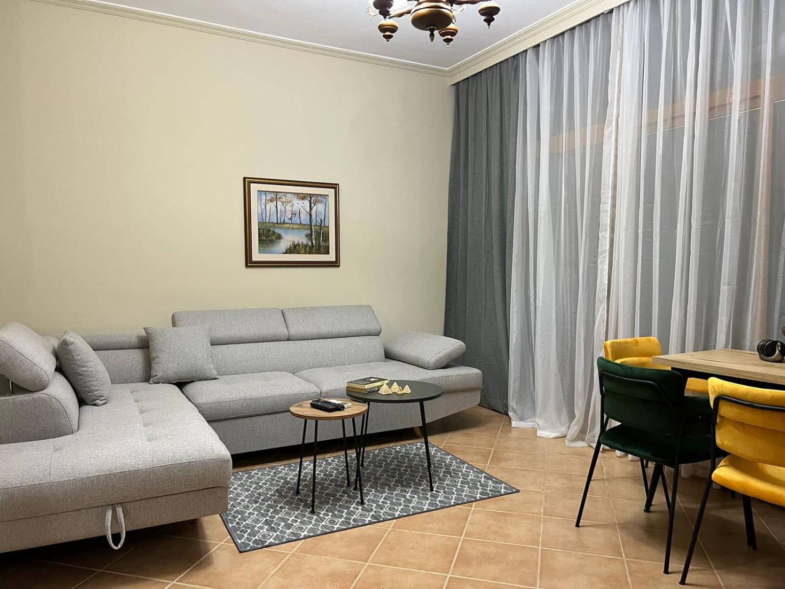 RoAr Apartment