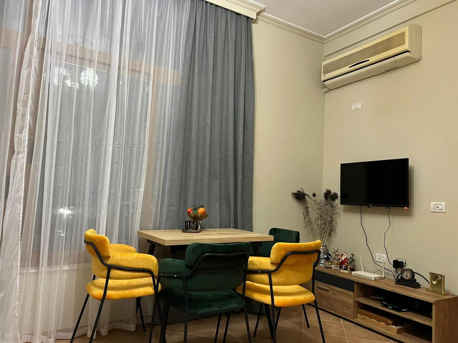 RoAr Apartment
