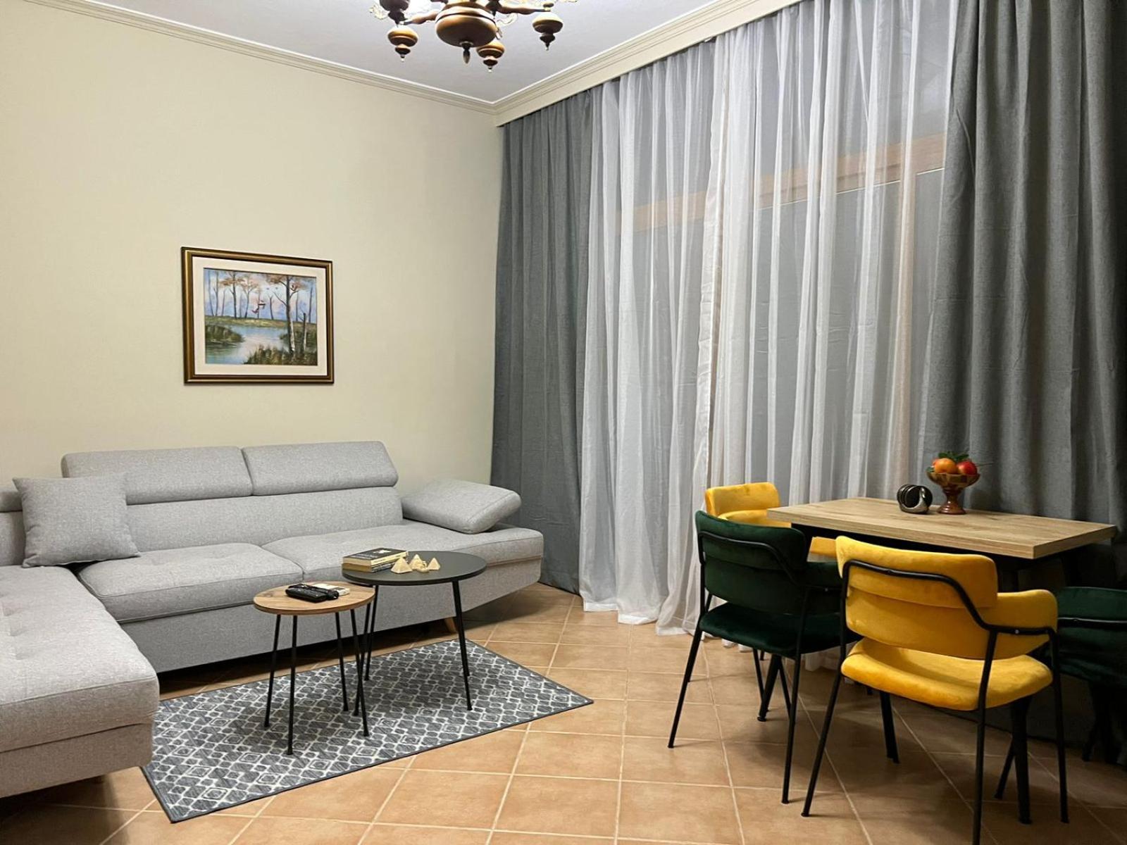 RoAr Apartment