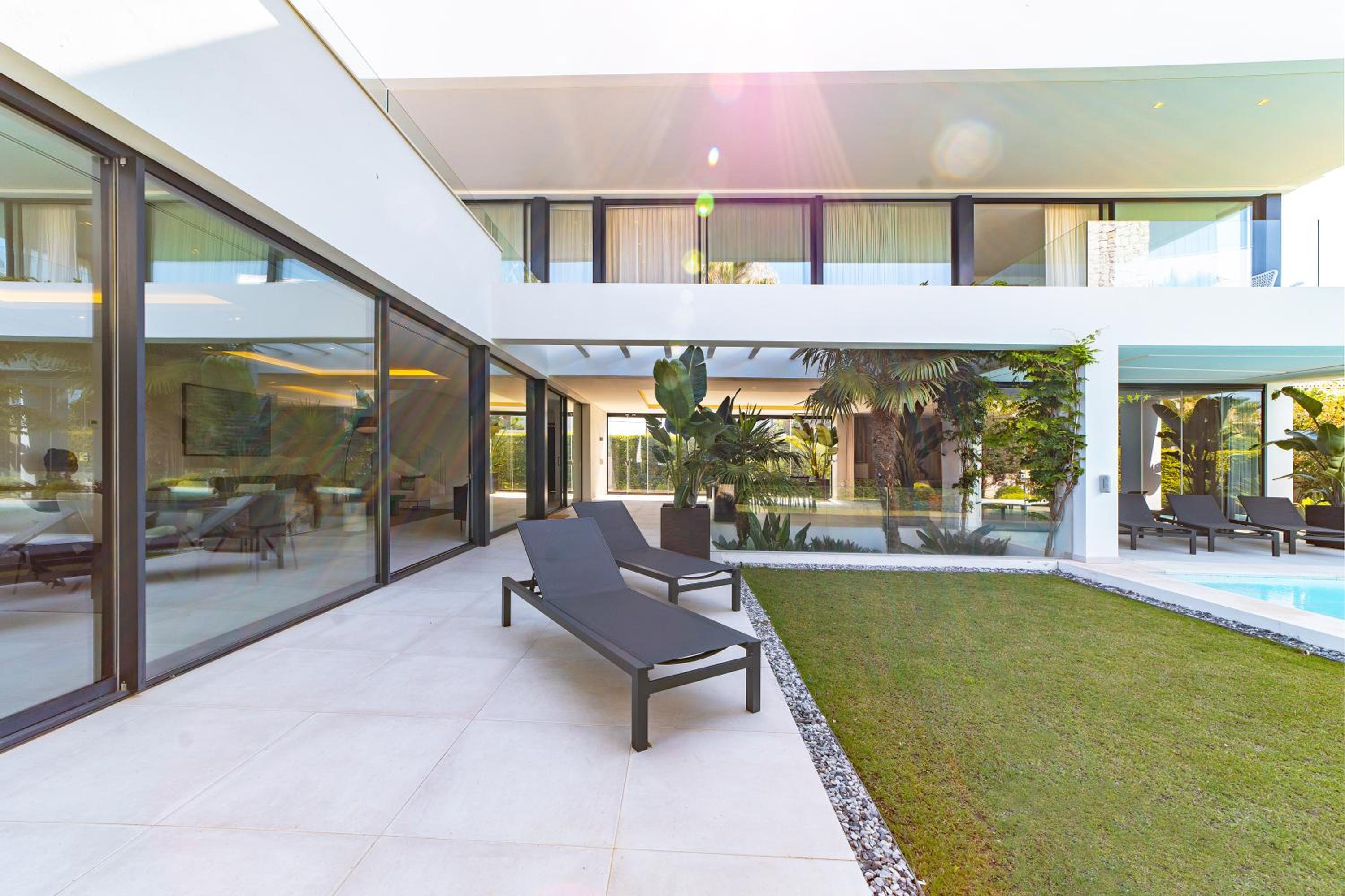 Luxury Villa MBH