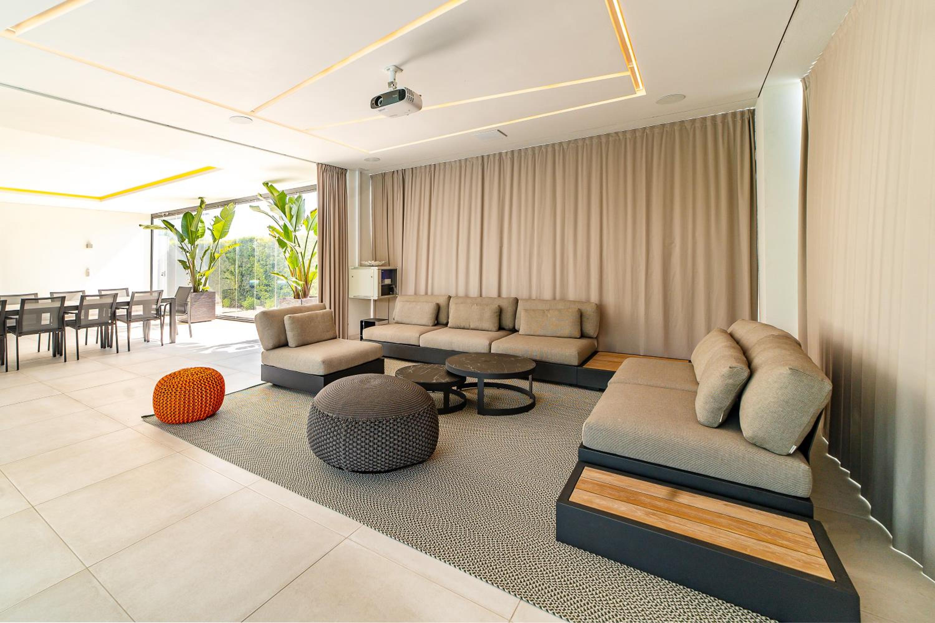 Luxury Villa MBH
