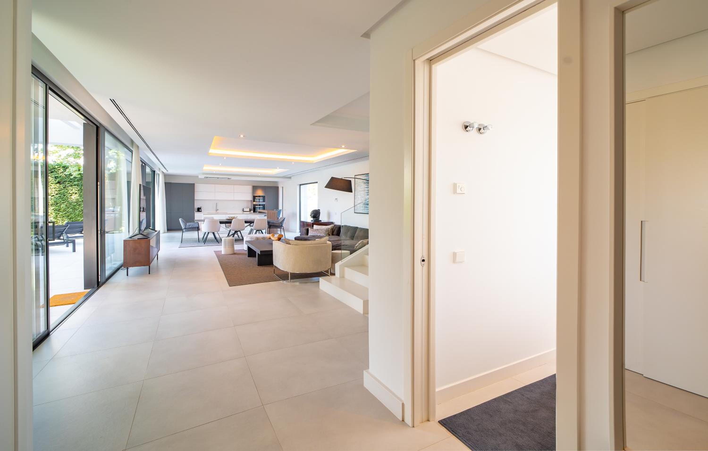 Luxury Villa MBH