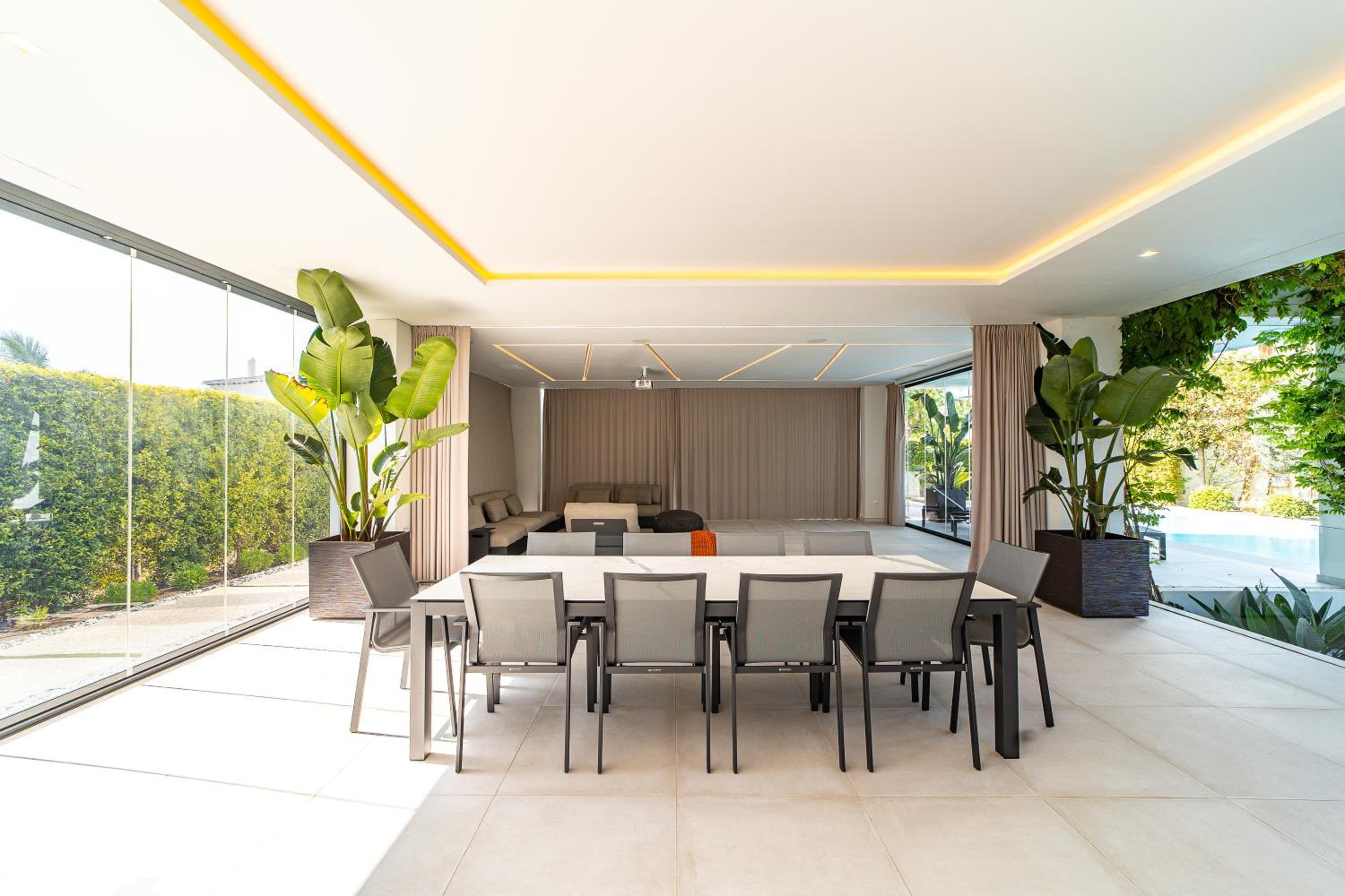 Luxury Villa MBH